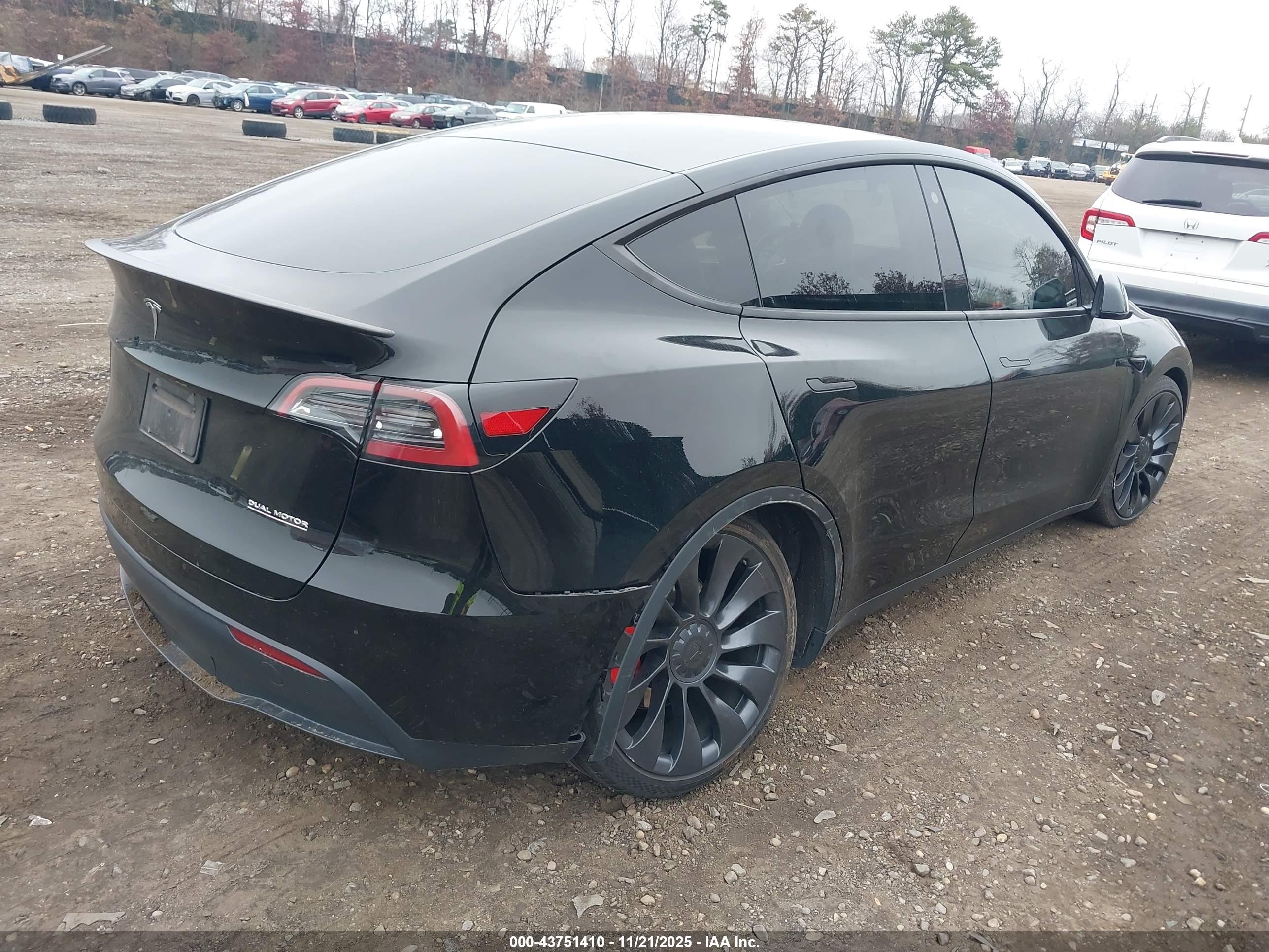 TESLA MODEL image 4