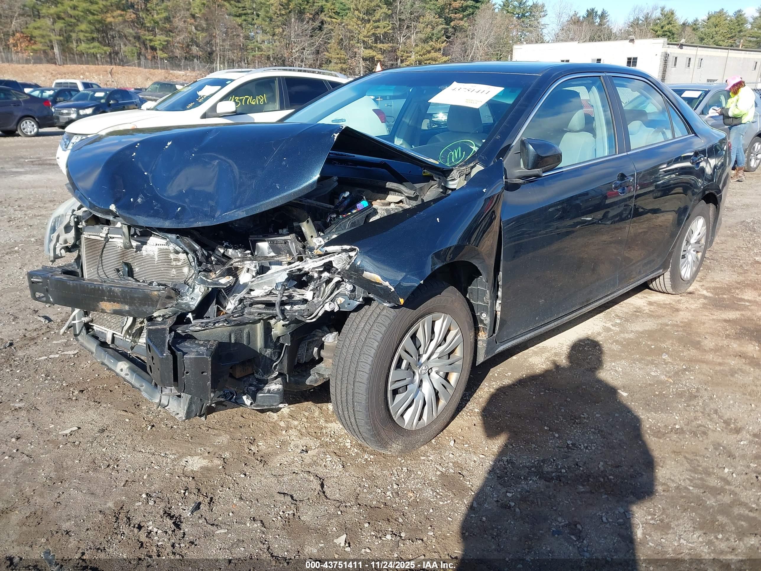 TOYOTA CAMRY image 2