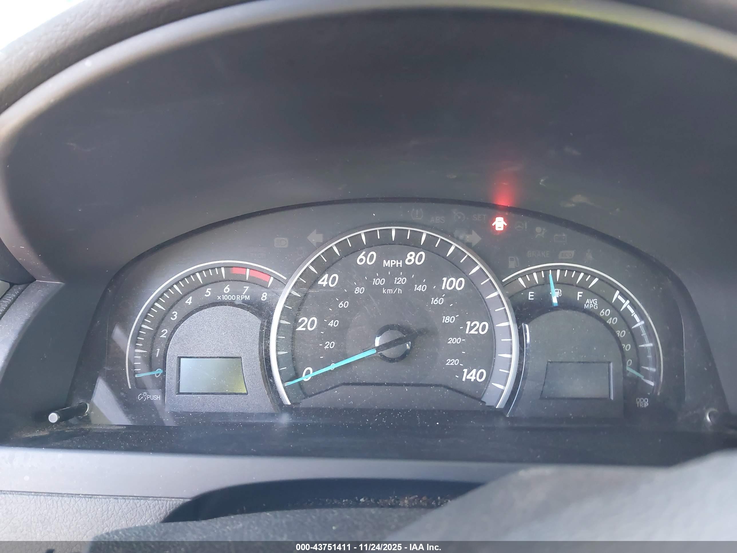 TOYOTA CAMRY image 7