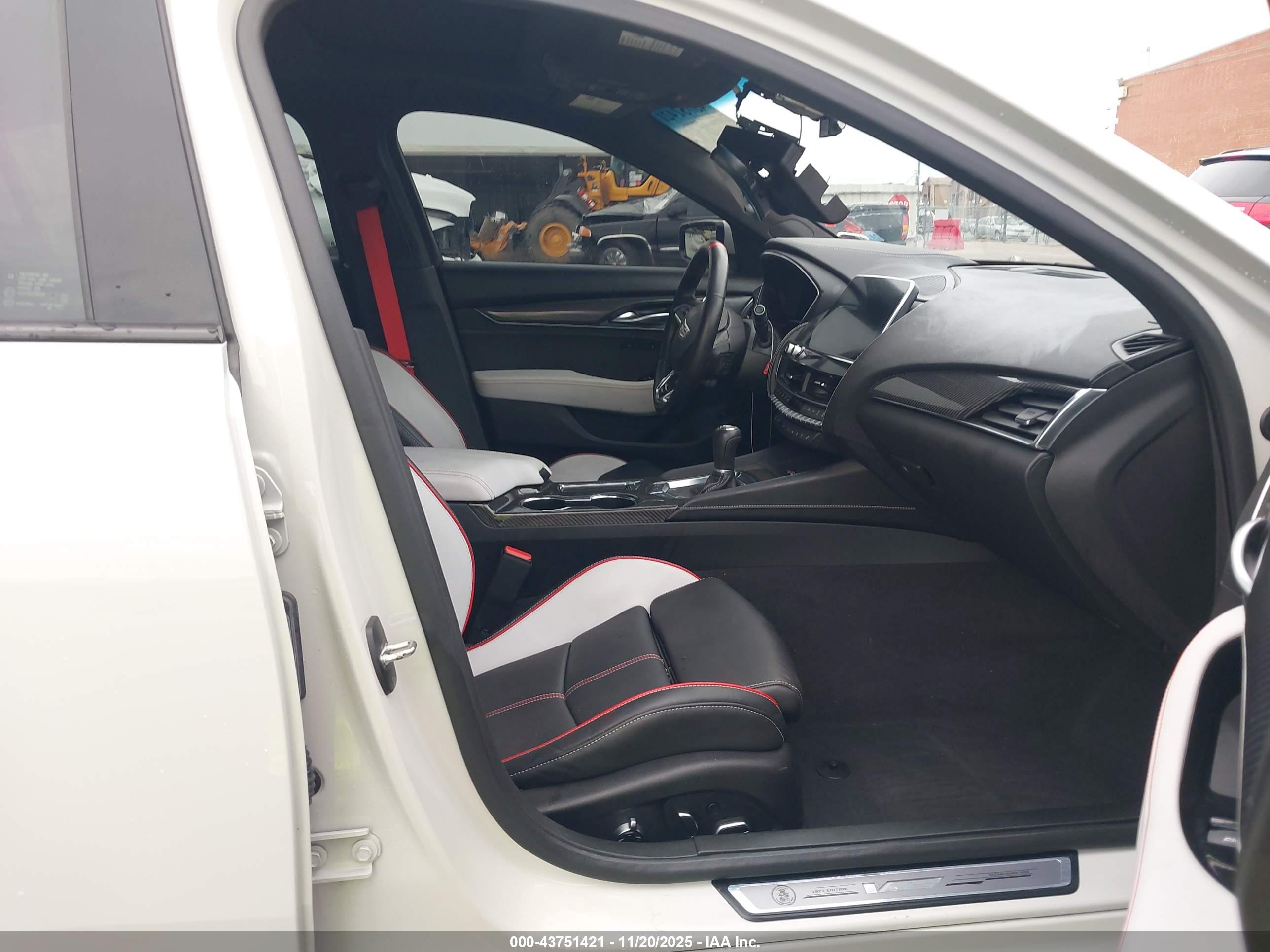 CADILLAC CT5-V image 5