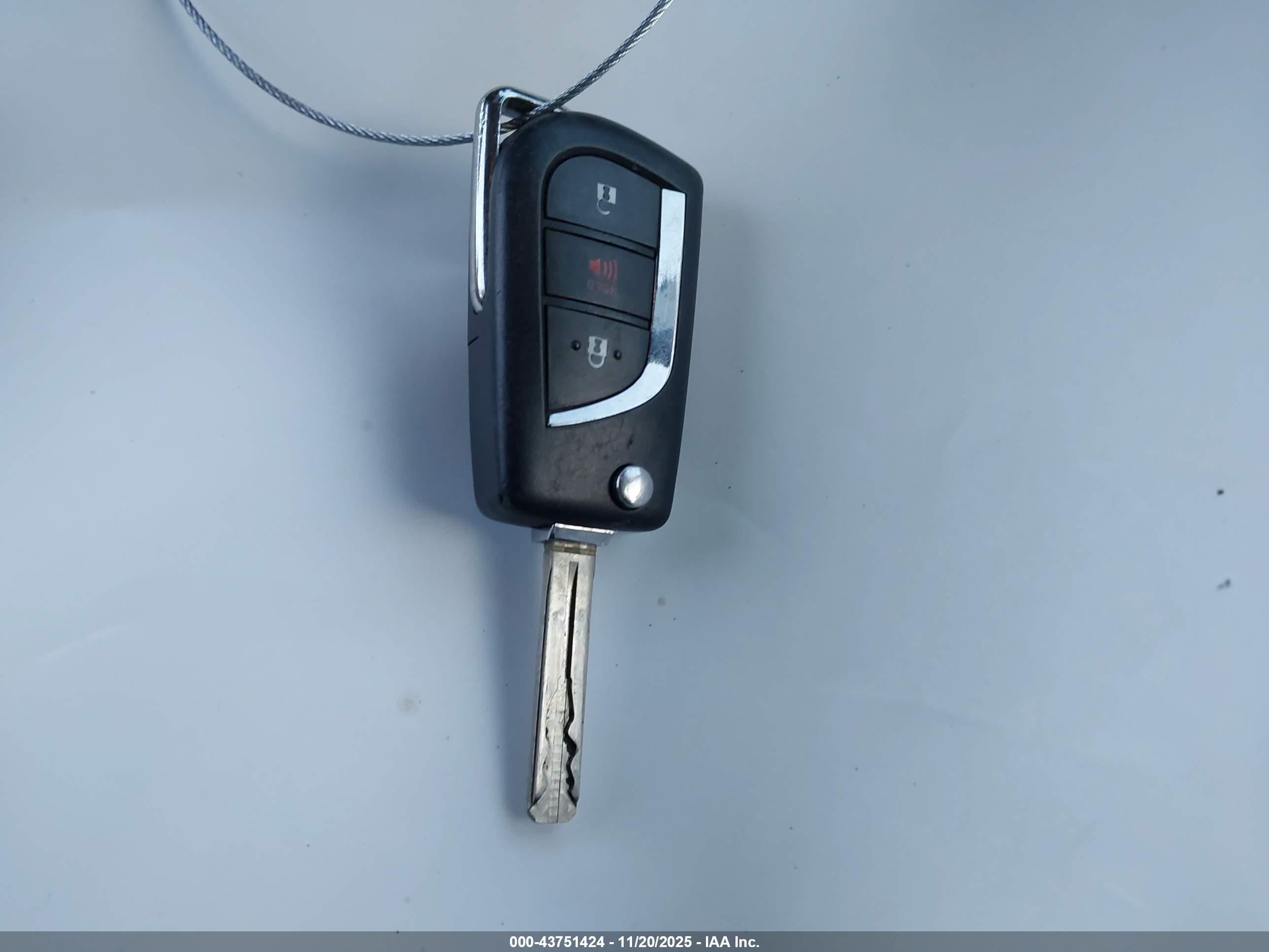 TOYOTA RAV4 image 11