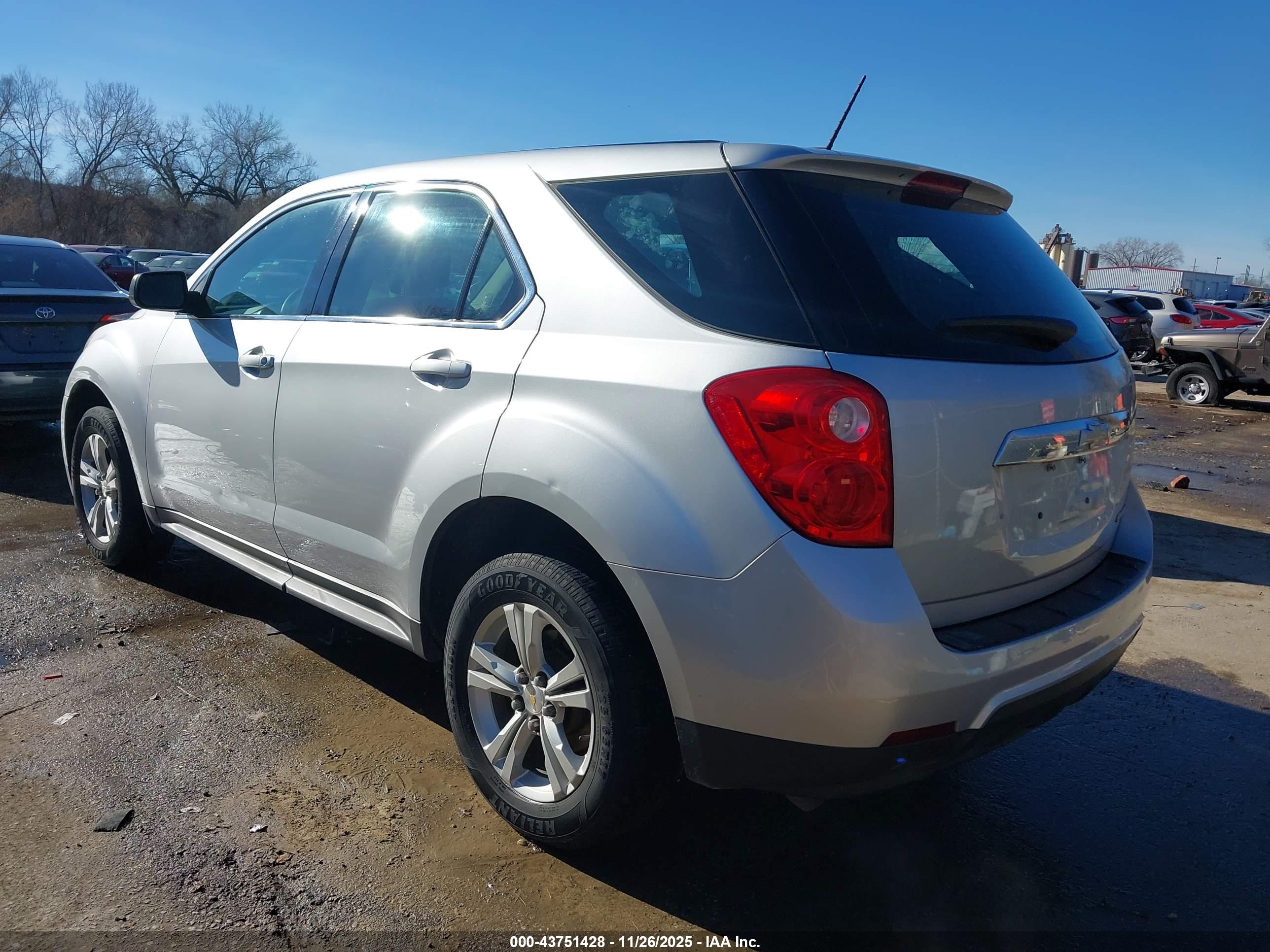 CHEVROLET EQUINOX image 3