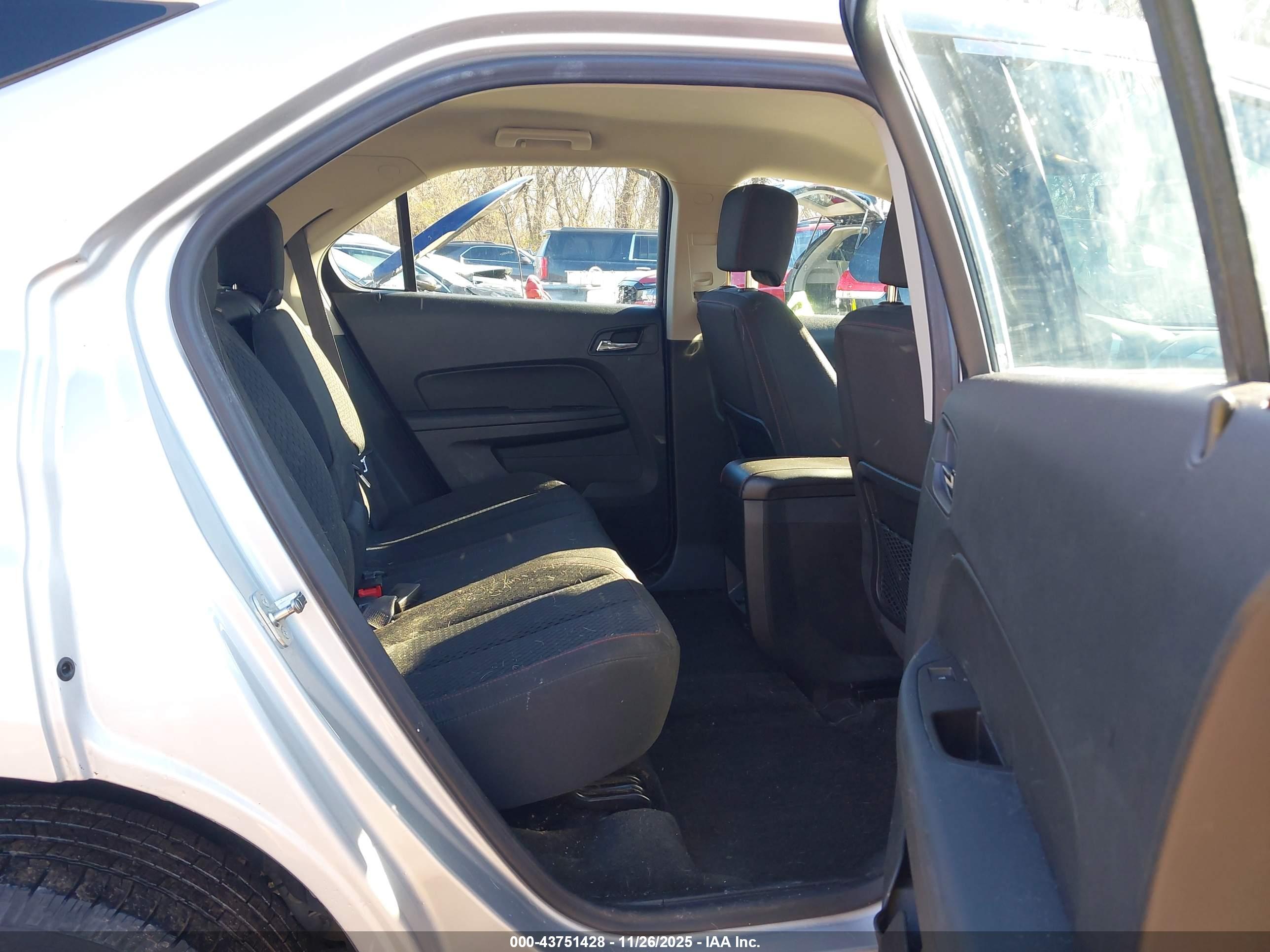 CHEVROLET EQUINOX image 8