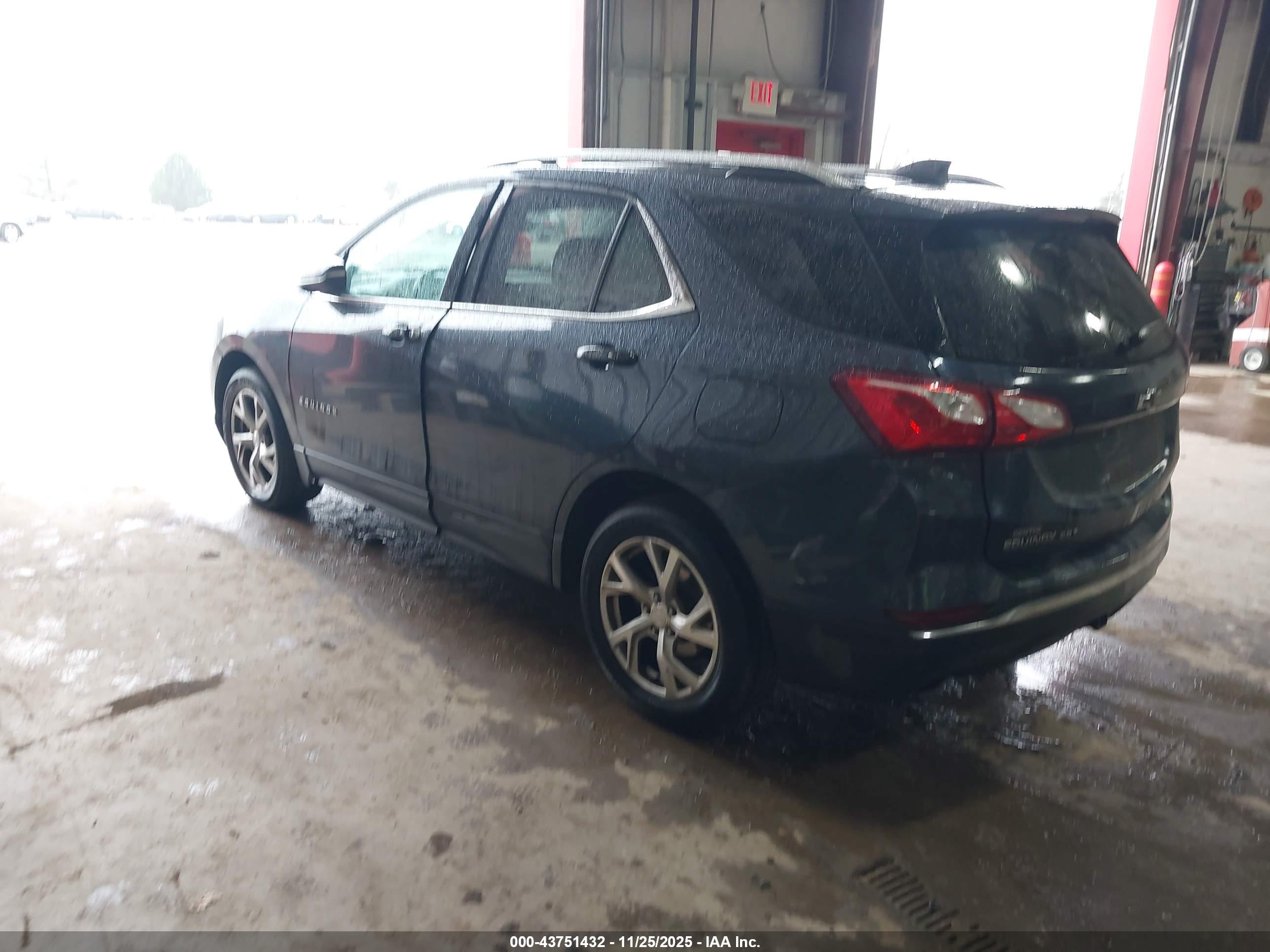 CHEVROLET EQUINOX image 3