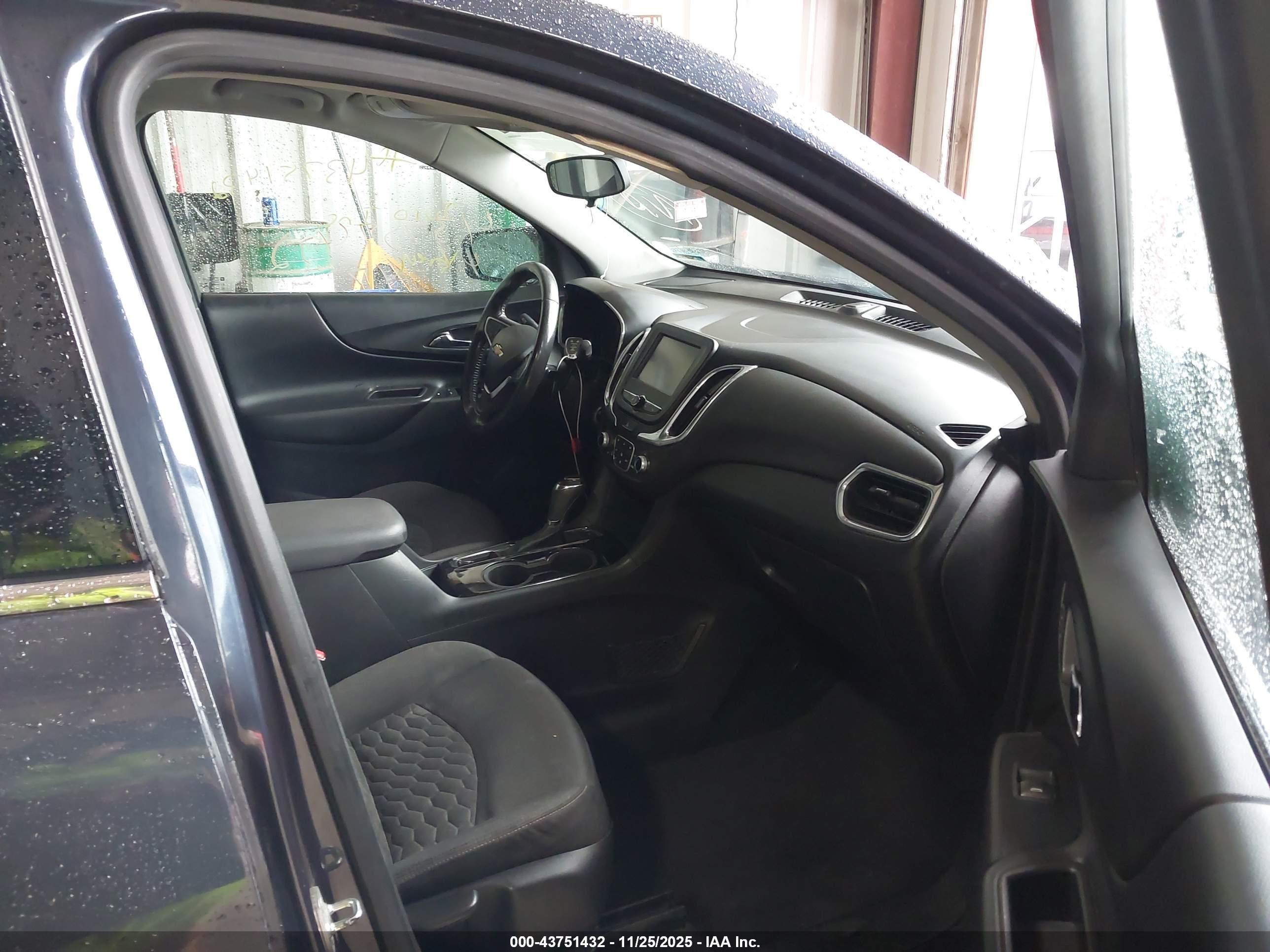 CHEVROLET EQUINOX image 5