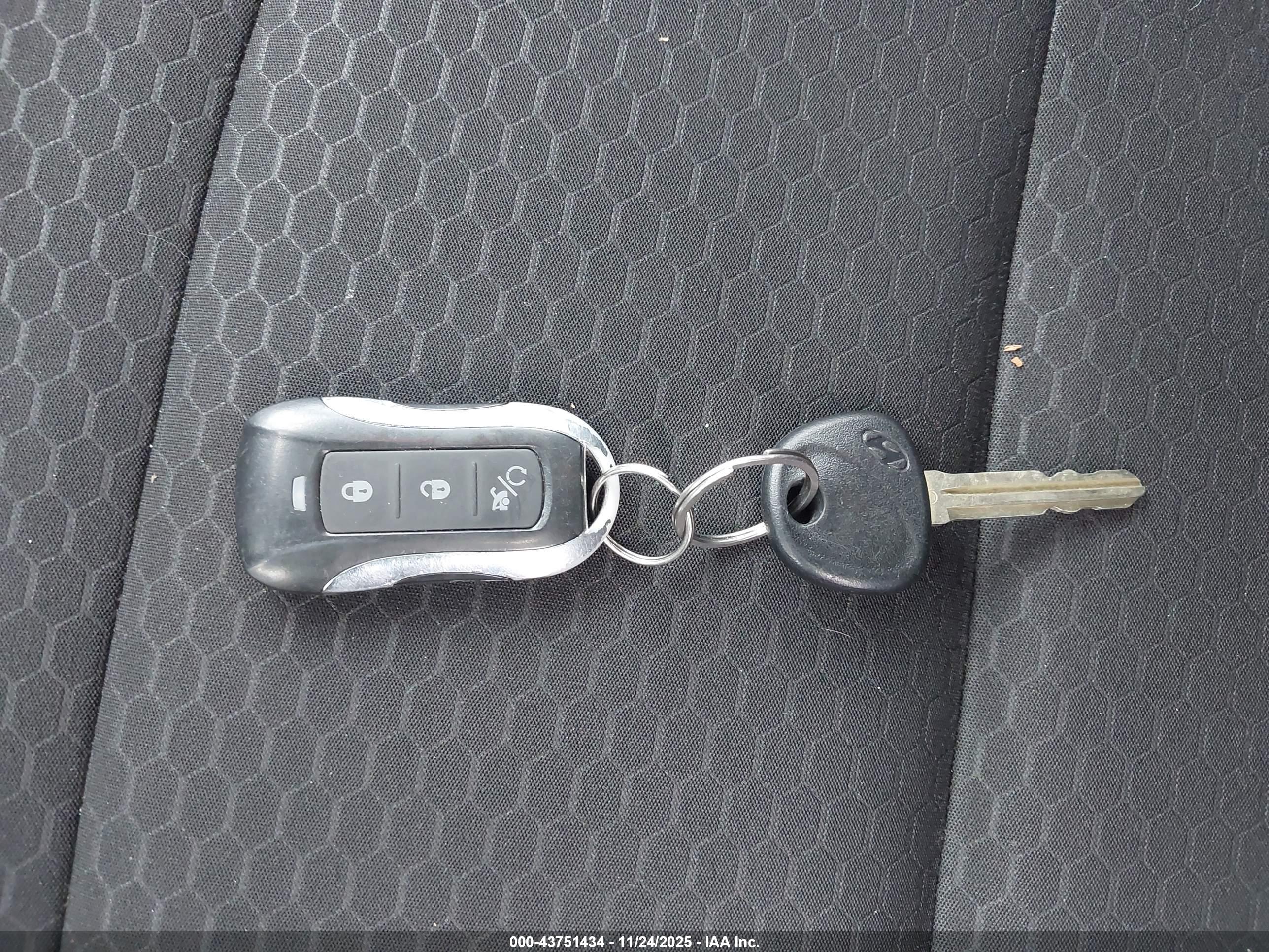 HYUNDAI ELANTRA image 11