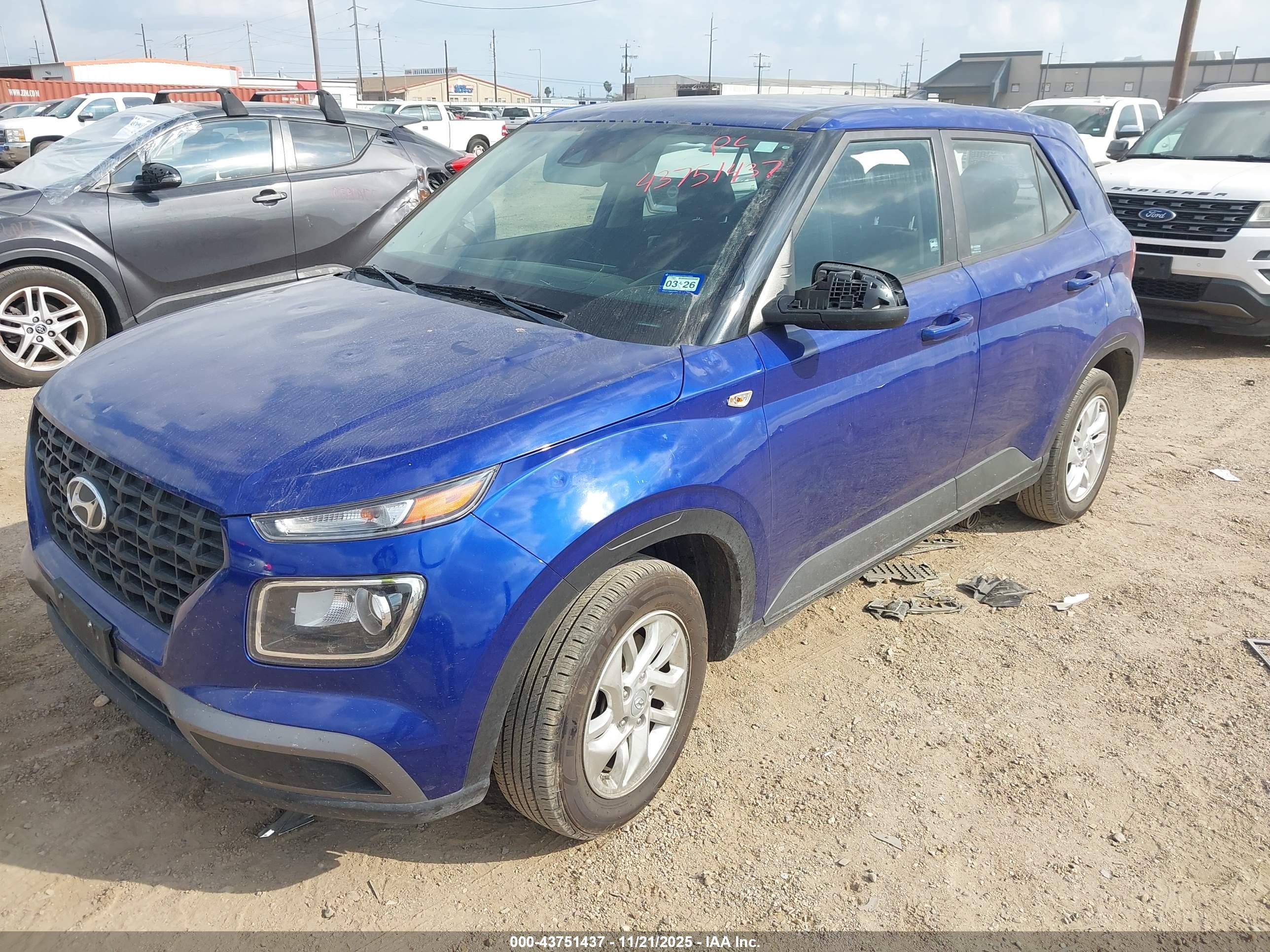 HYUNDAI VENUE image 2