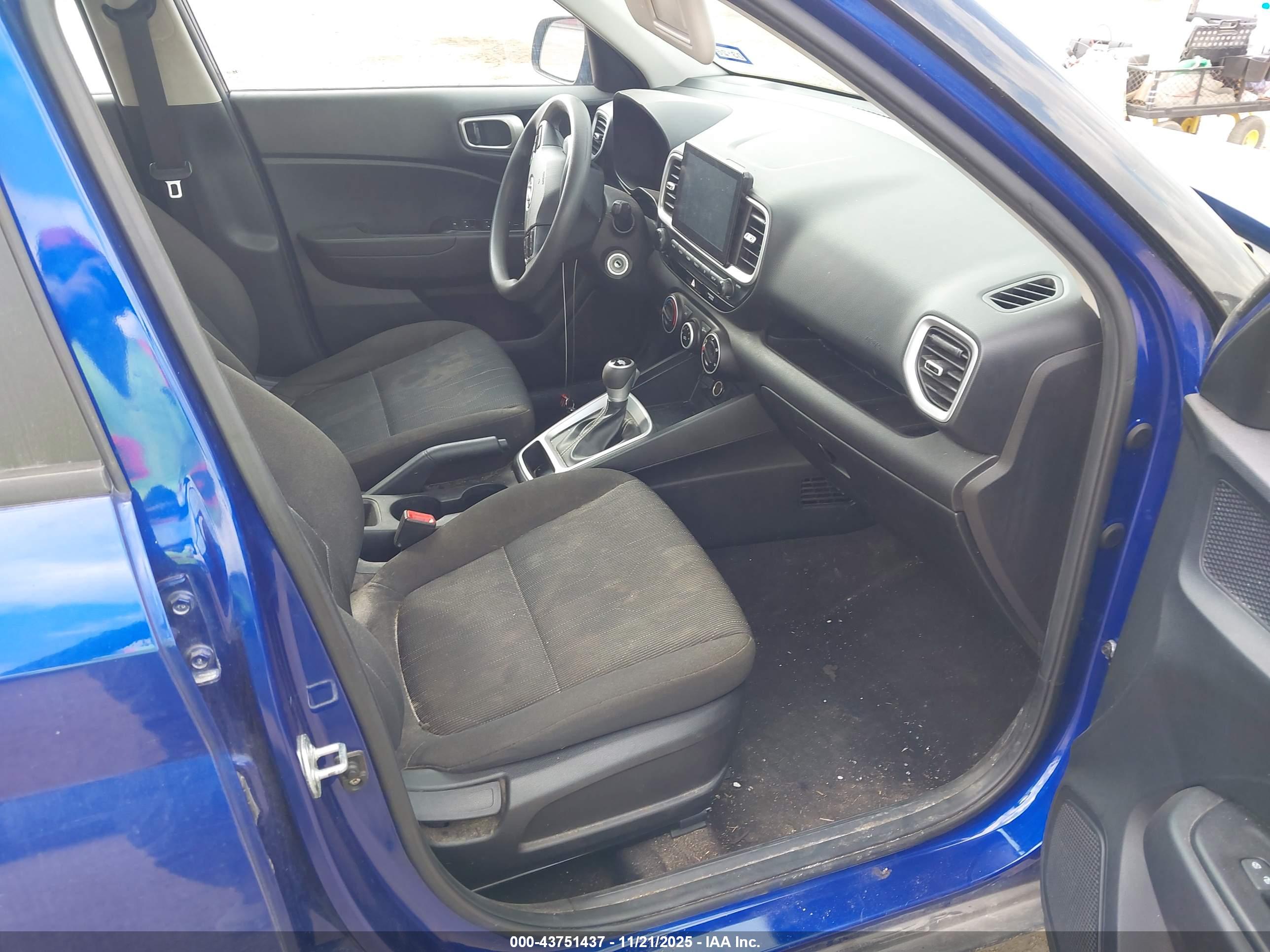 HYUNDAI VENUE image 5