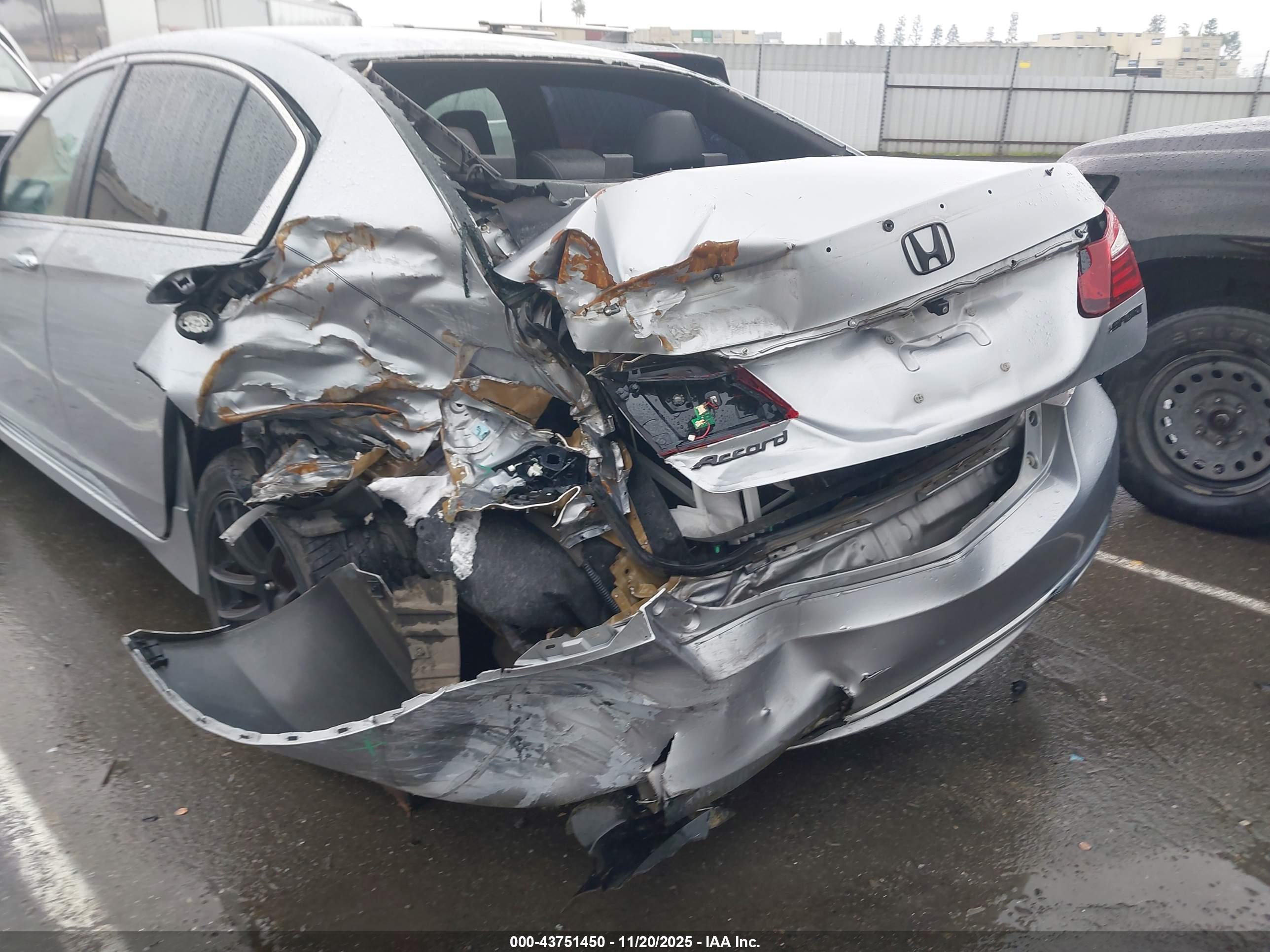 HONDA ACCORD image 6