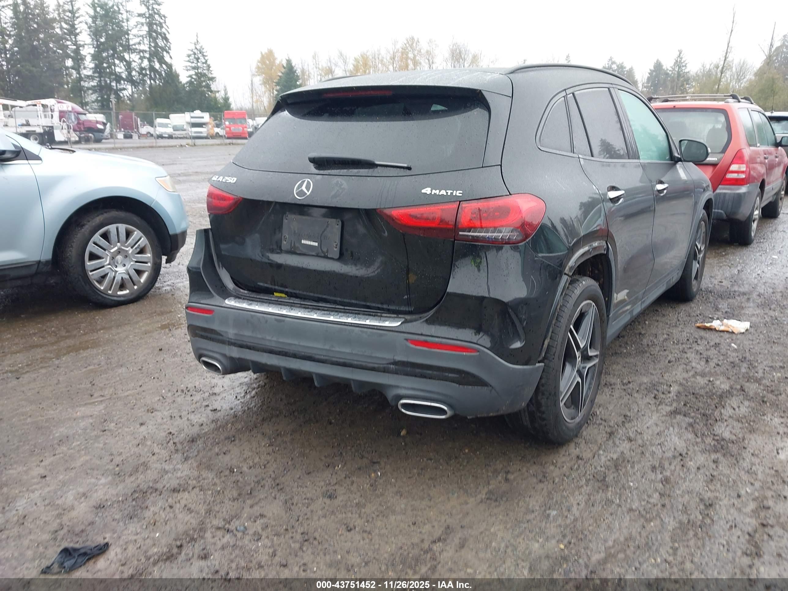 MERCEDES-BENZ GLA image 4