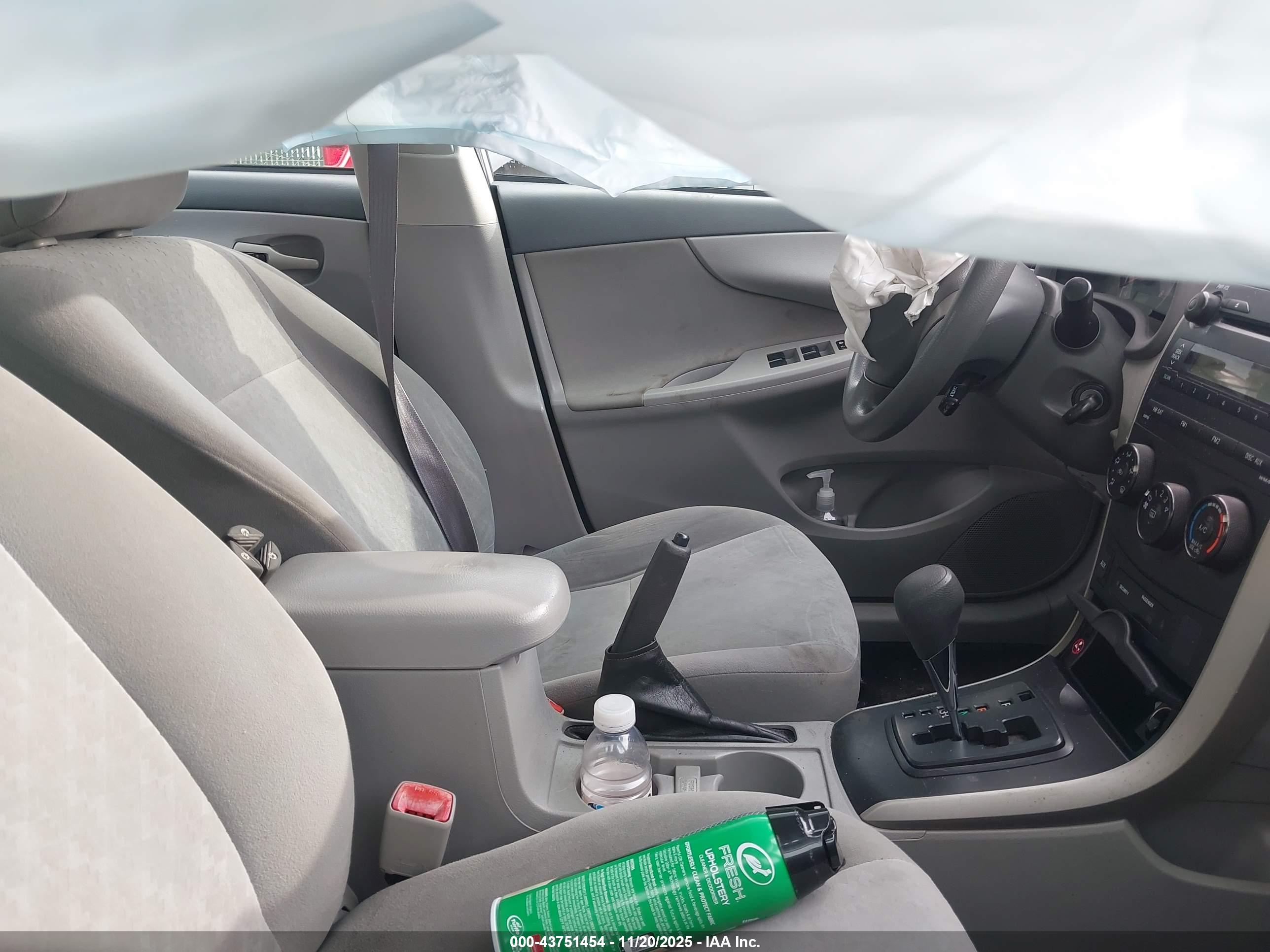 TOYOTA COROLLA image 5