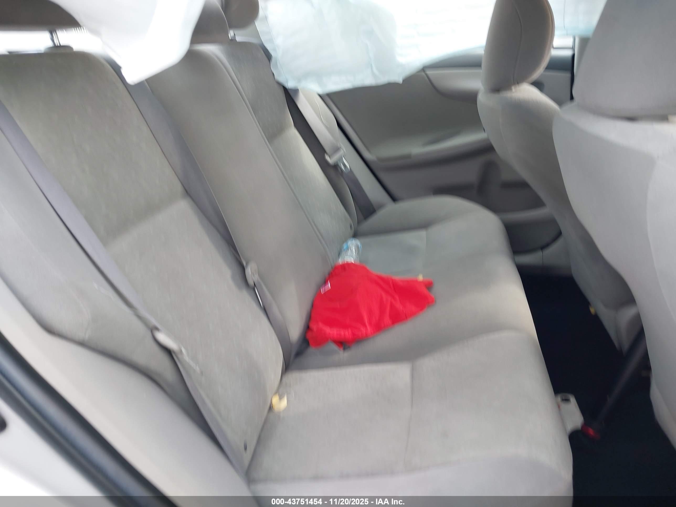 TOYOTA COROLLA image 8