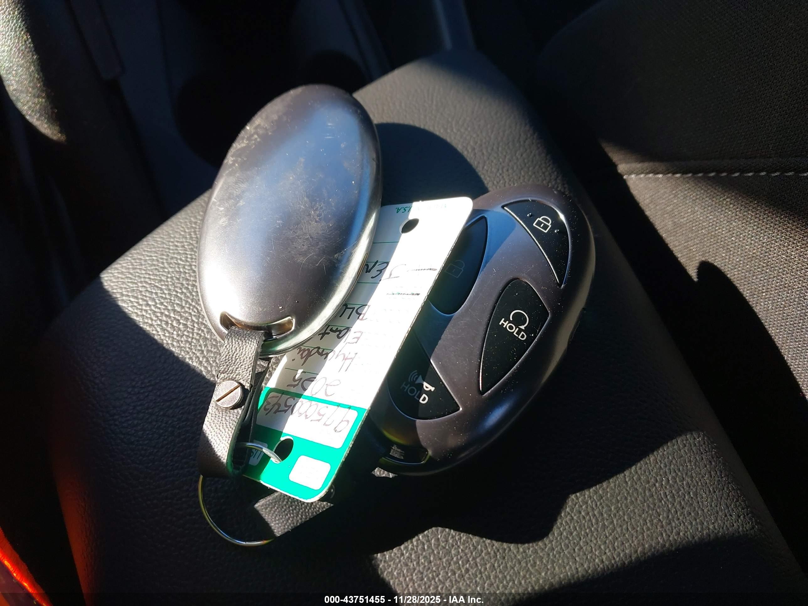 HYUNDAI ELANTRA image 11