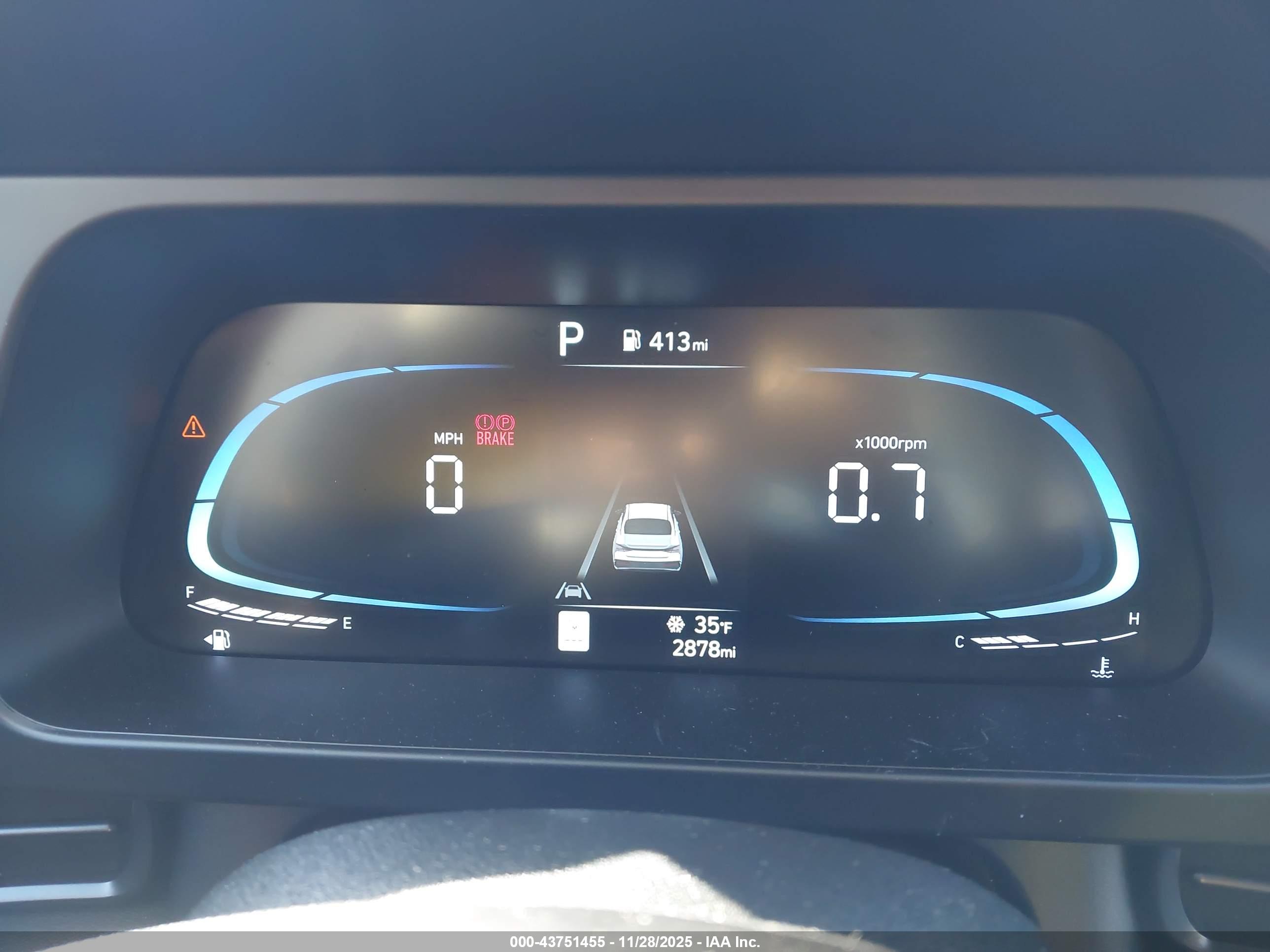 HYUNDAI ELANTRA image 7