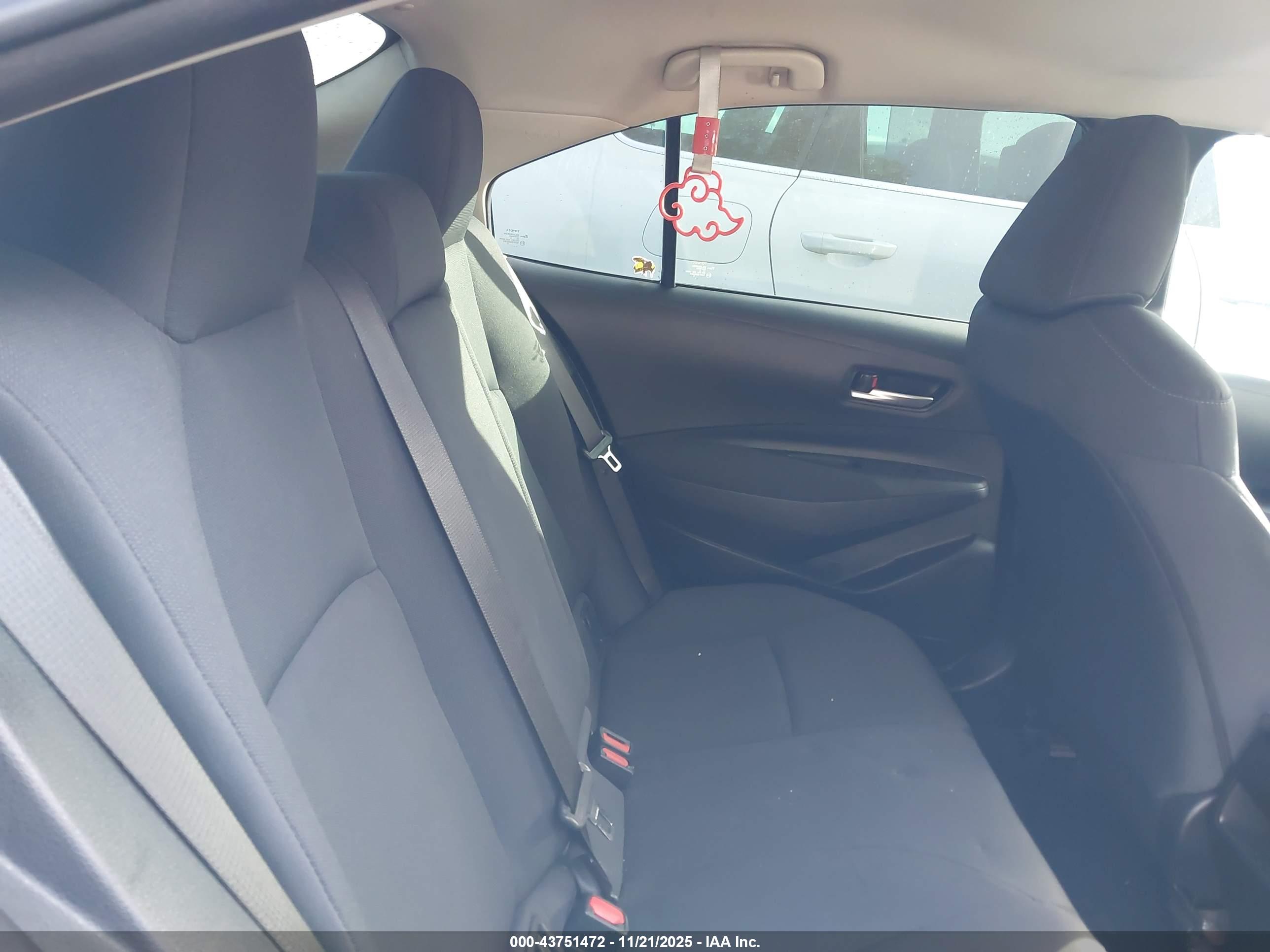 TOYOTA COROLLA image 8