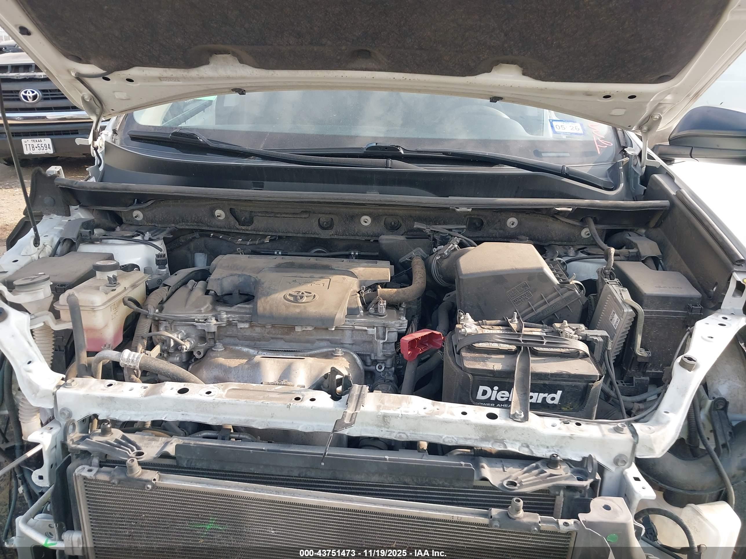 TOYOTA RAV4 image 10