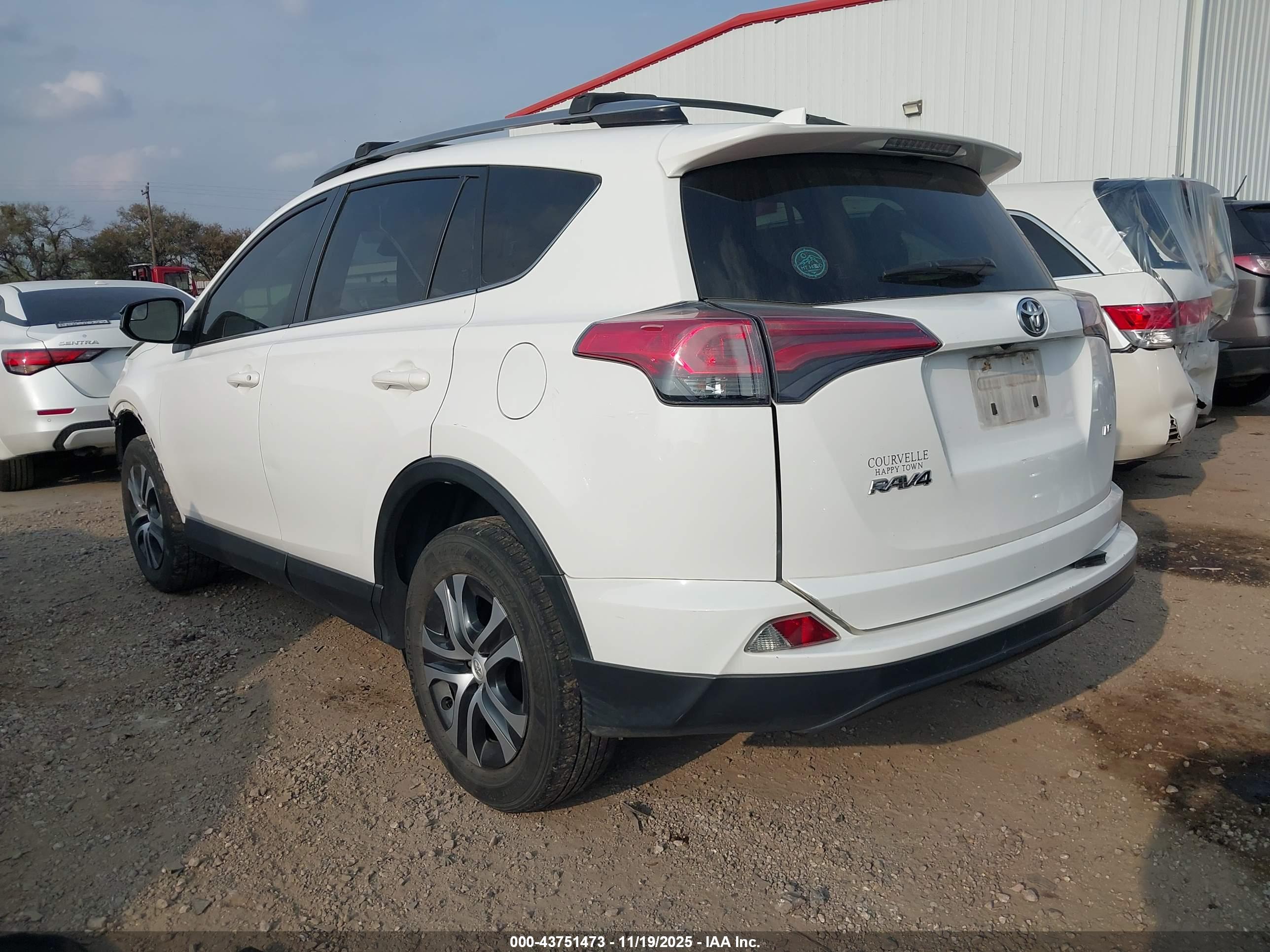 TOYOTA RAV4 image 3