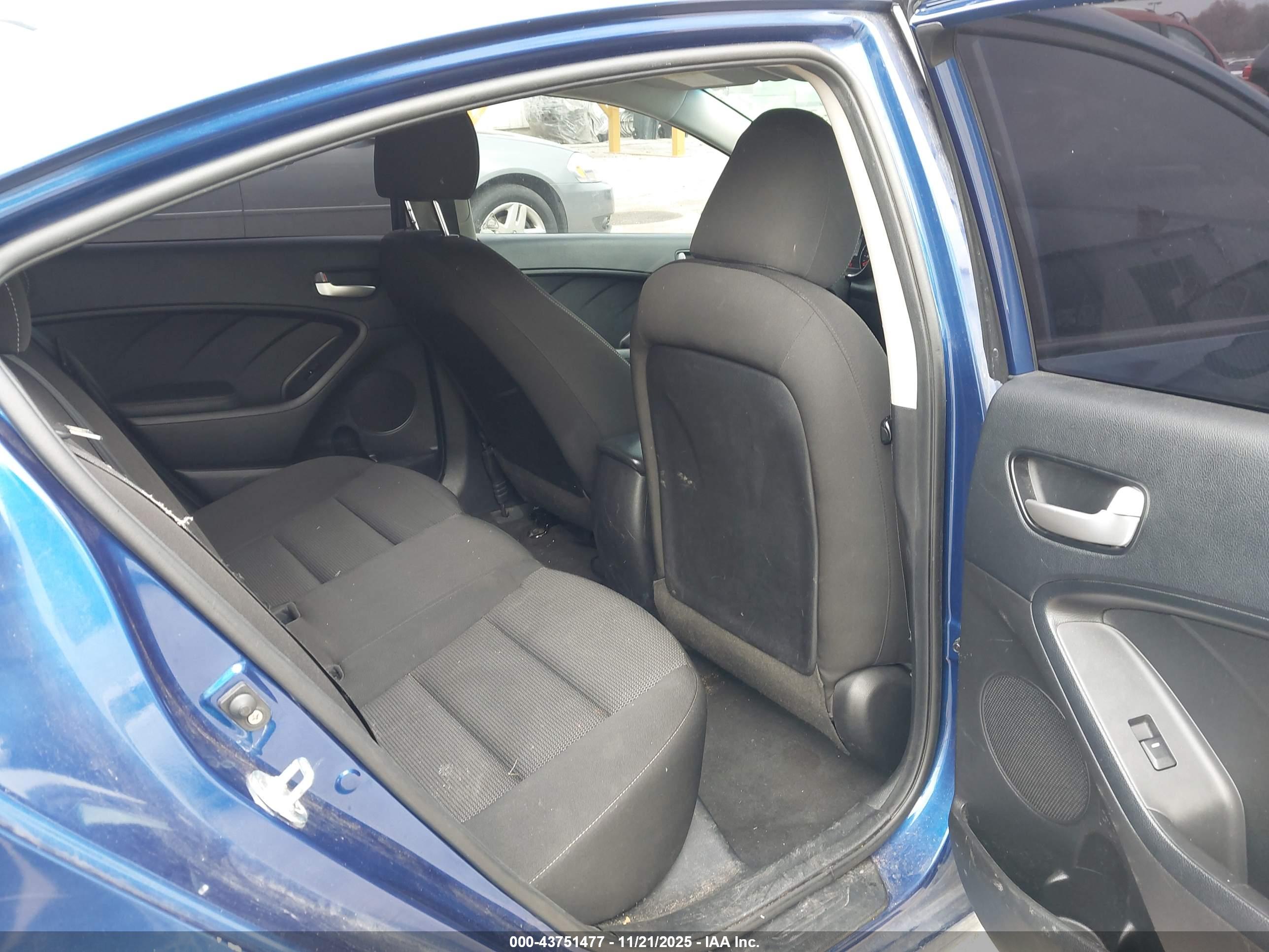 KIA FORTE image 8