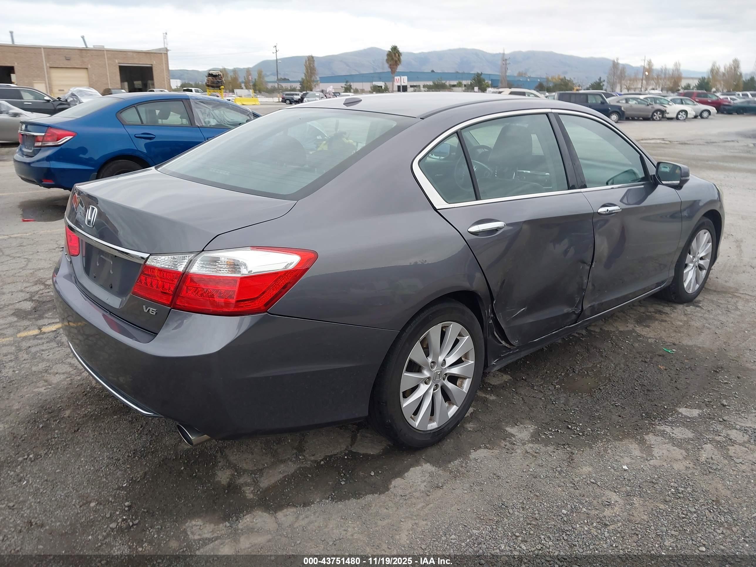 HONDA ACCORD image 4