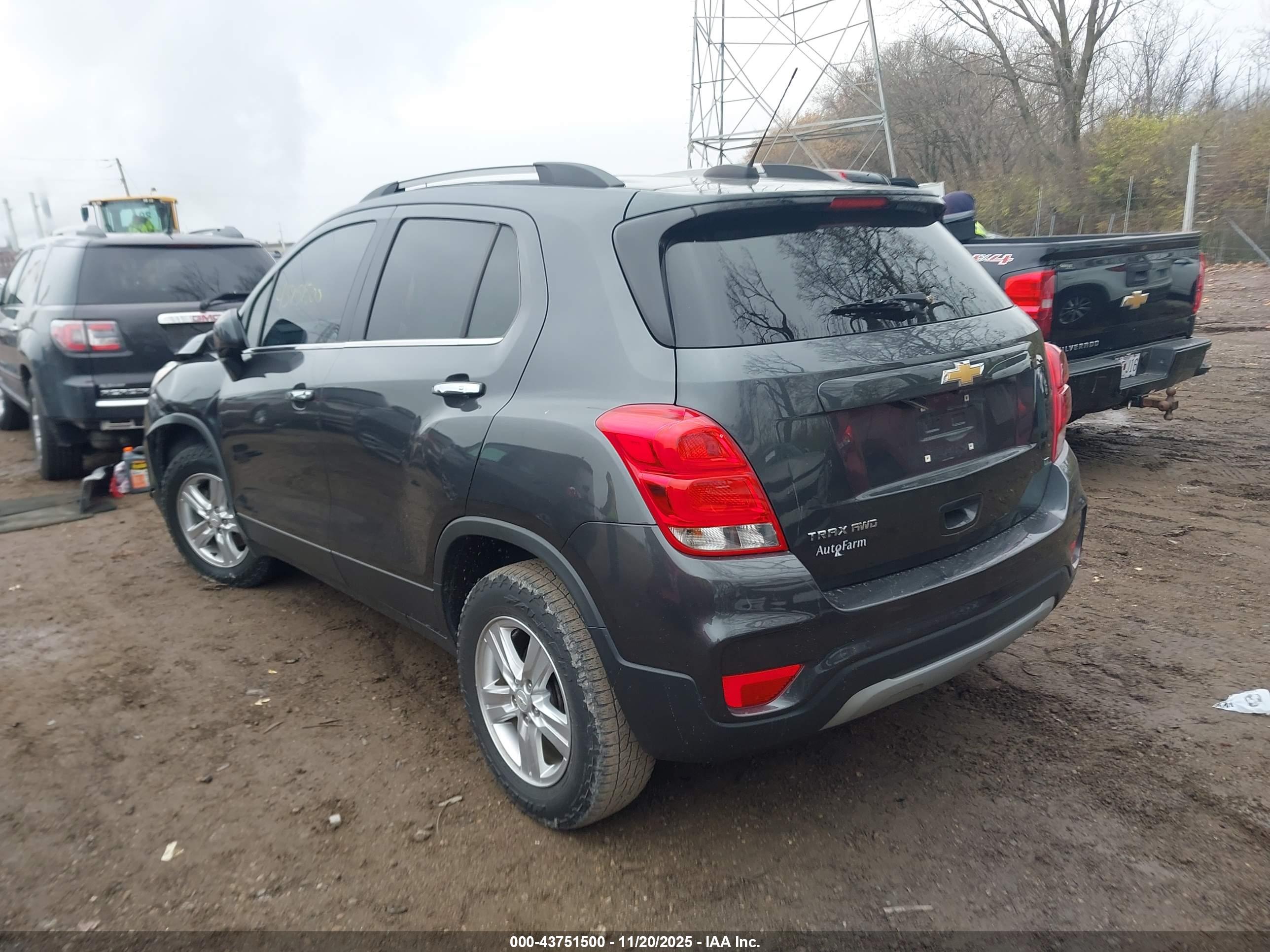 CHEVROLET TRAX image 3