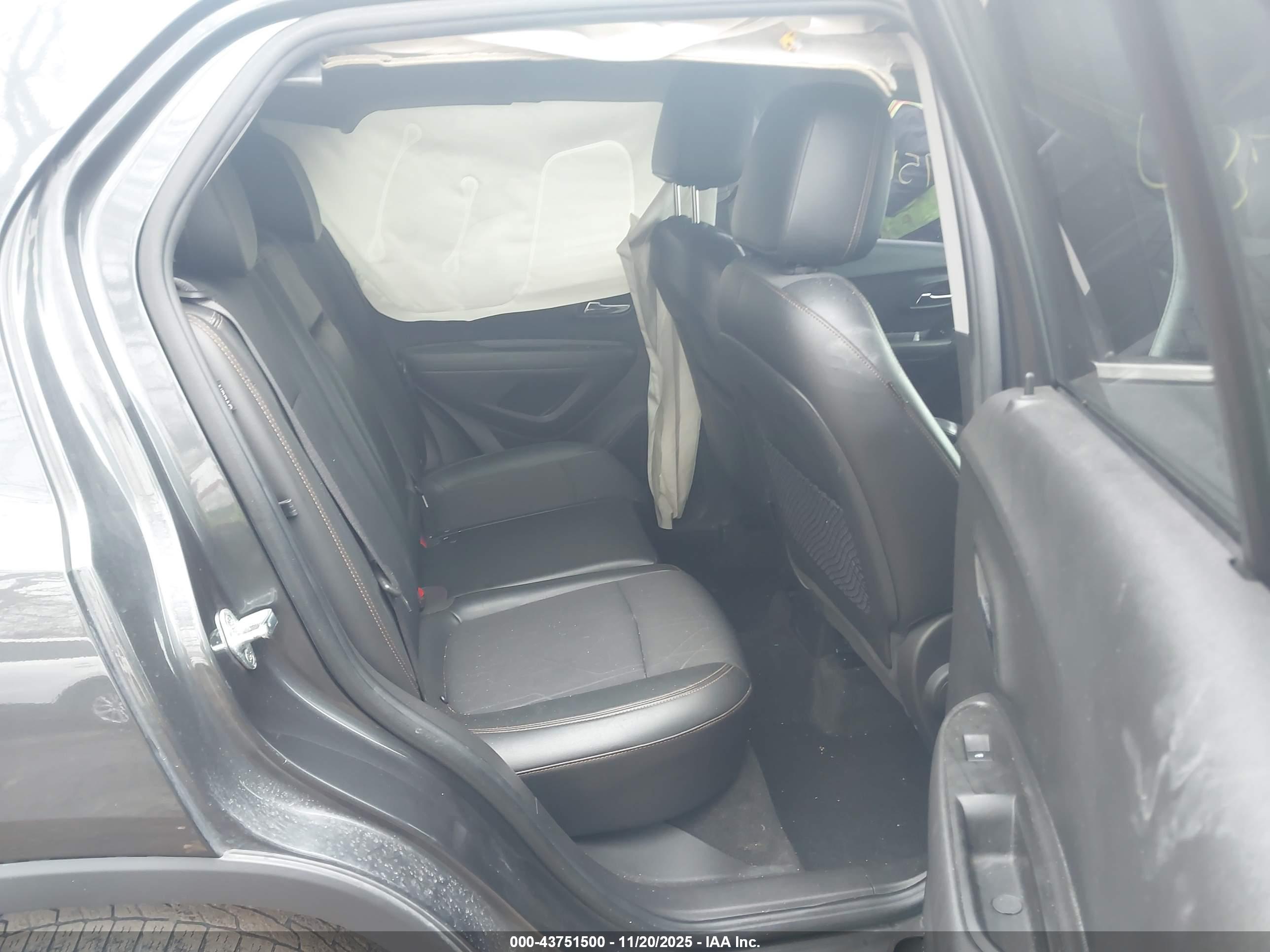 CHEVROLET TRAX image 8