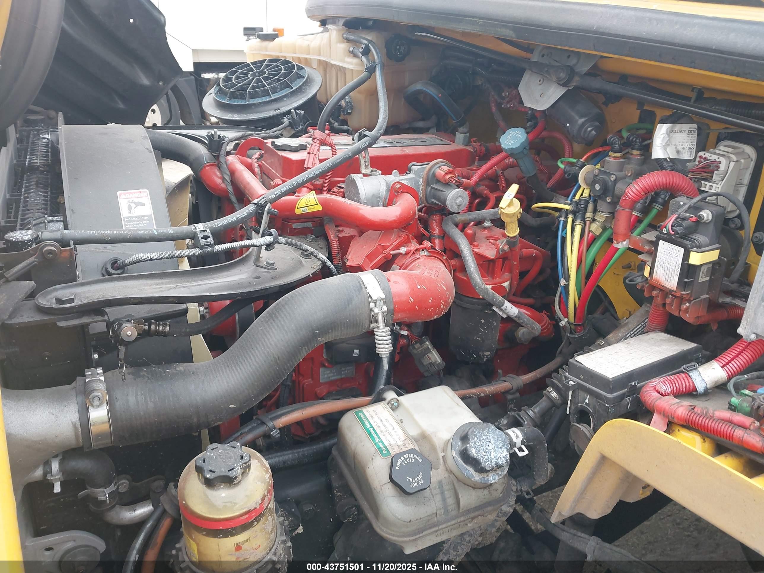 FREIGHTLINER M2 image 10