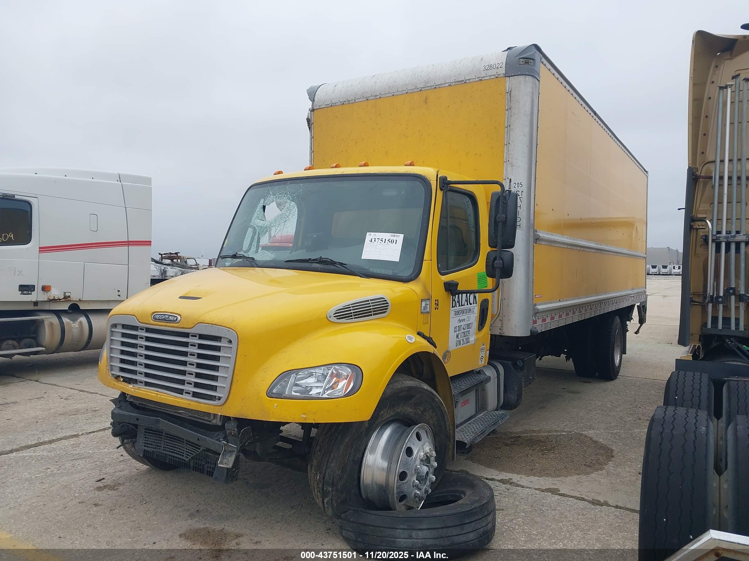 FREIGHTLINER M2 image 2