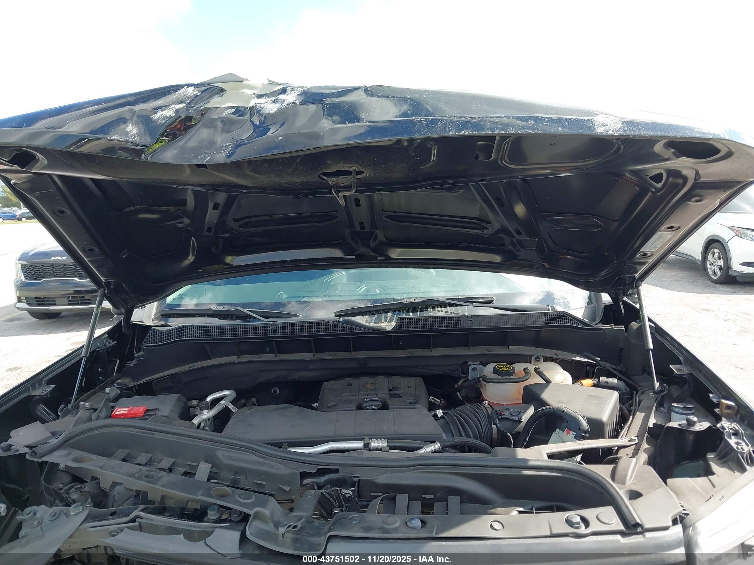 CHEVROLET SILVERADO image 10