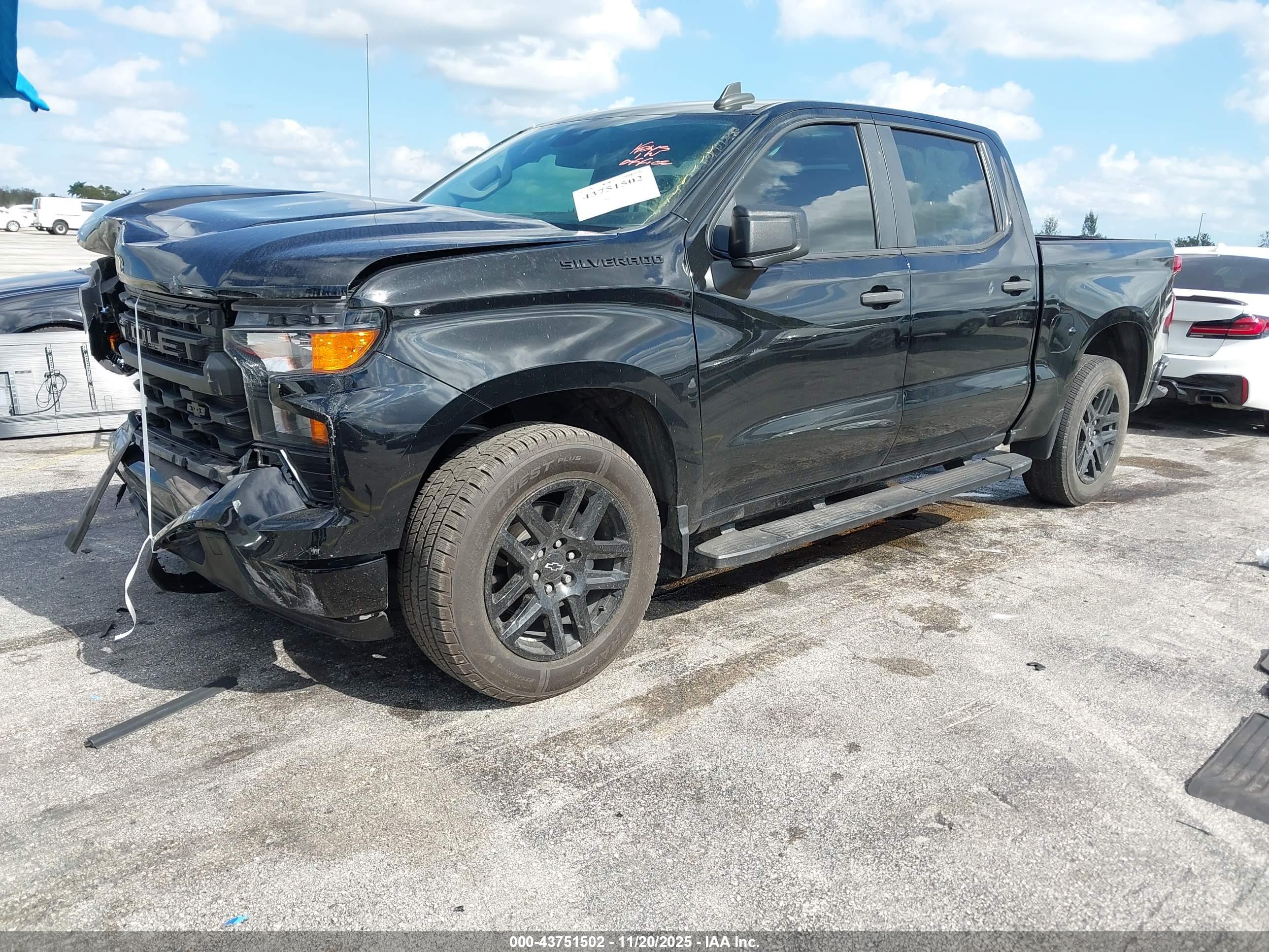 CHEVROLET SILVERADO image 2