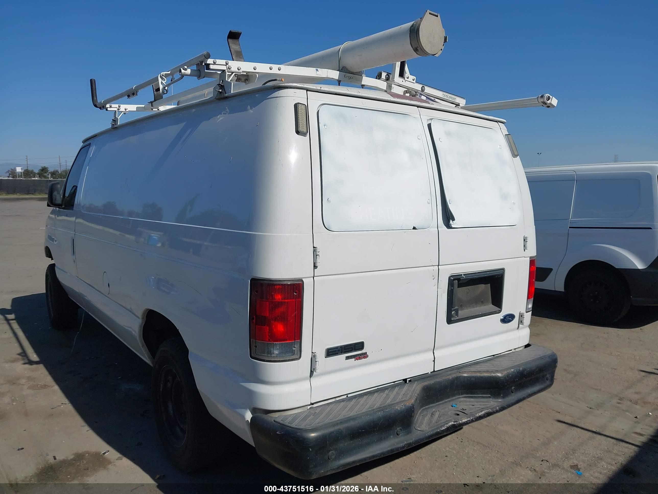 FORD E-150 image 3