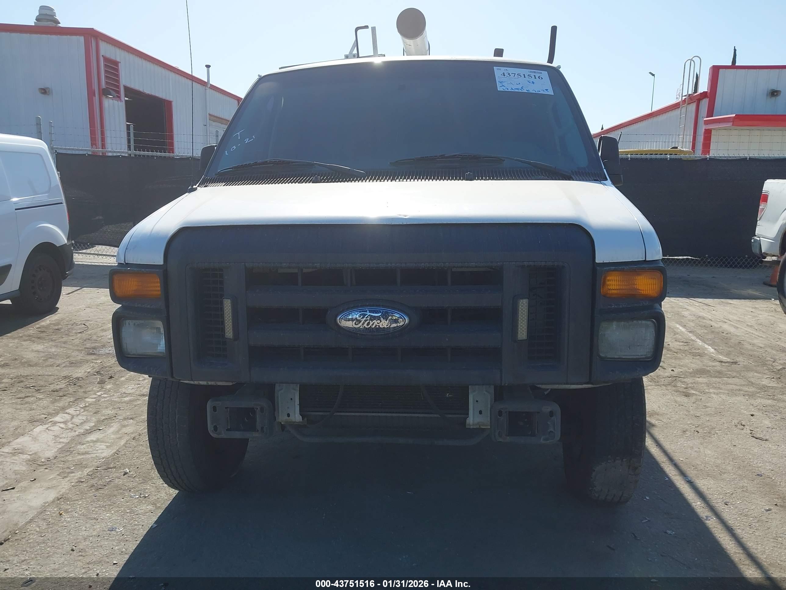 FORD E-150 image 6