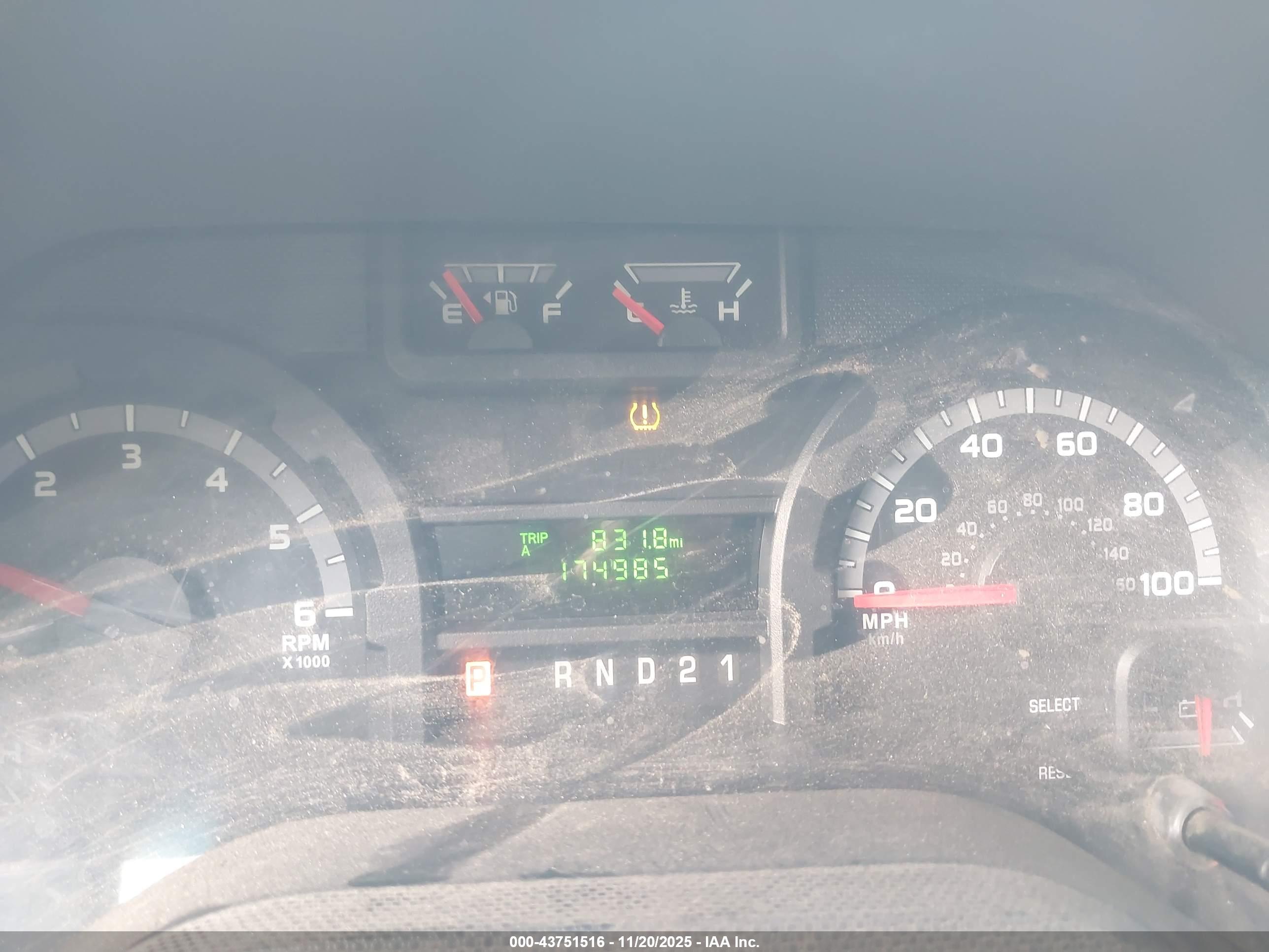FORD E-150 image 7
