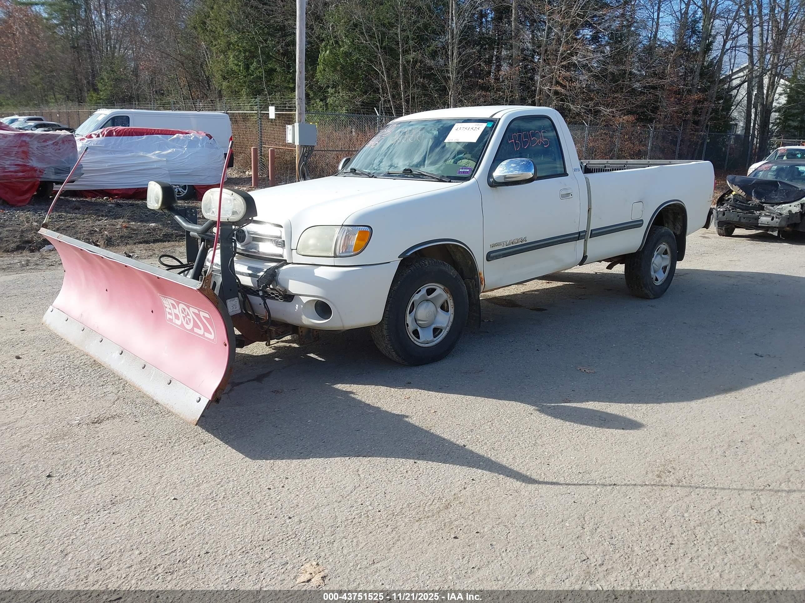 TOYOTA TUNDRA image 2