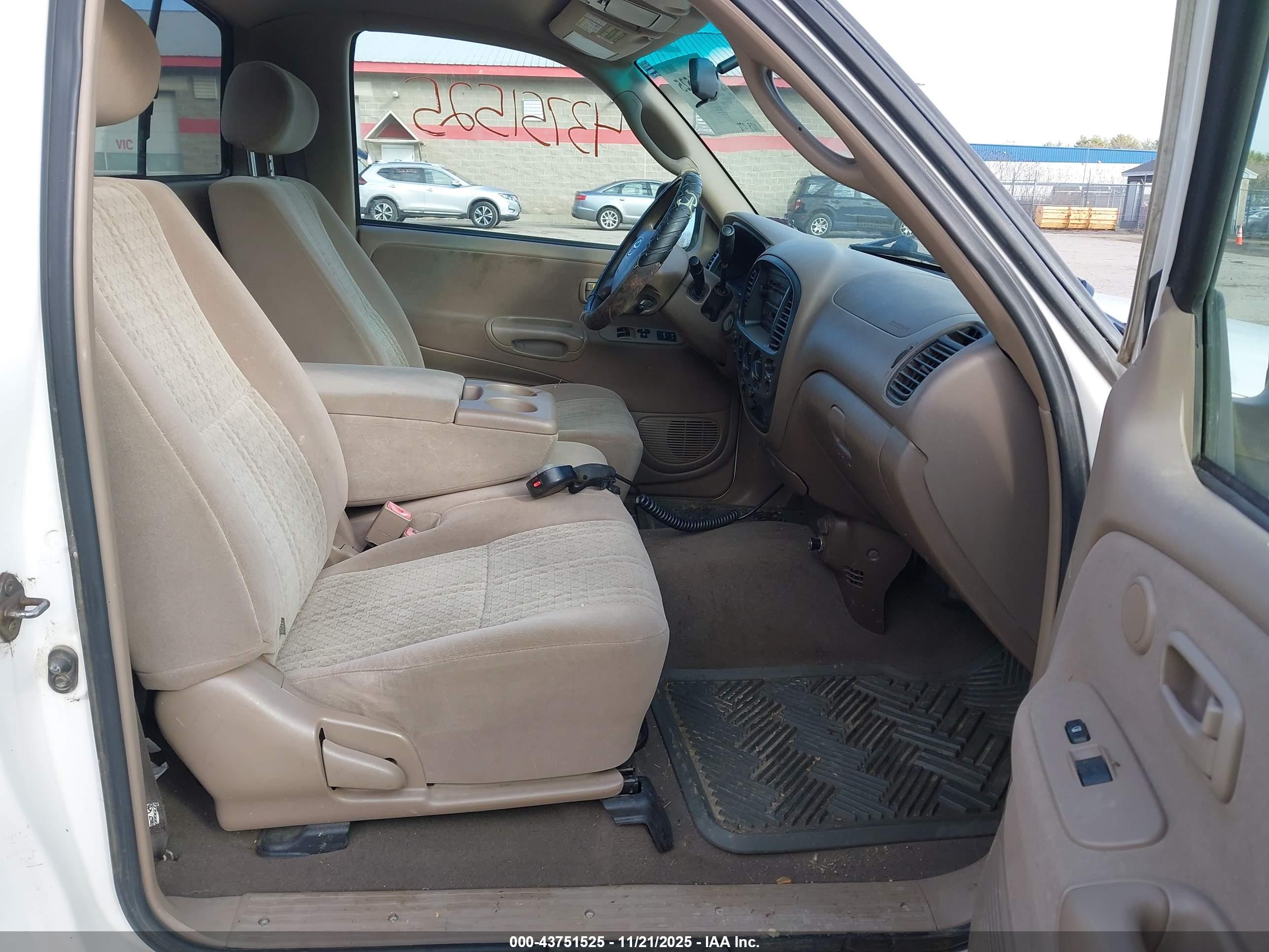 TOYOTA TUNDRA image 5