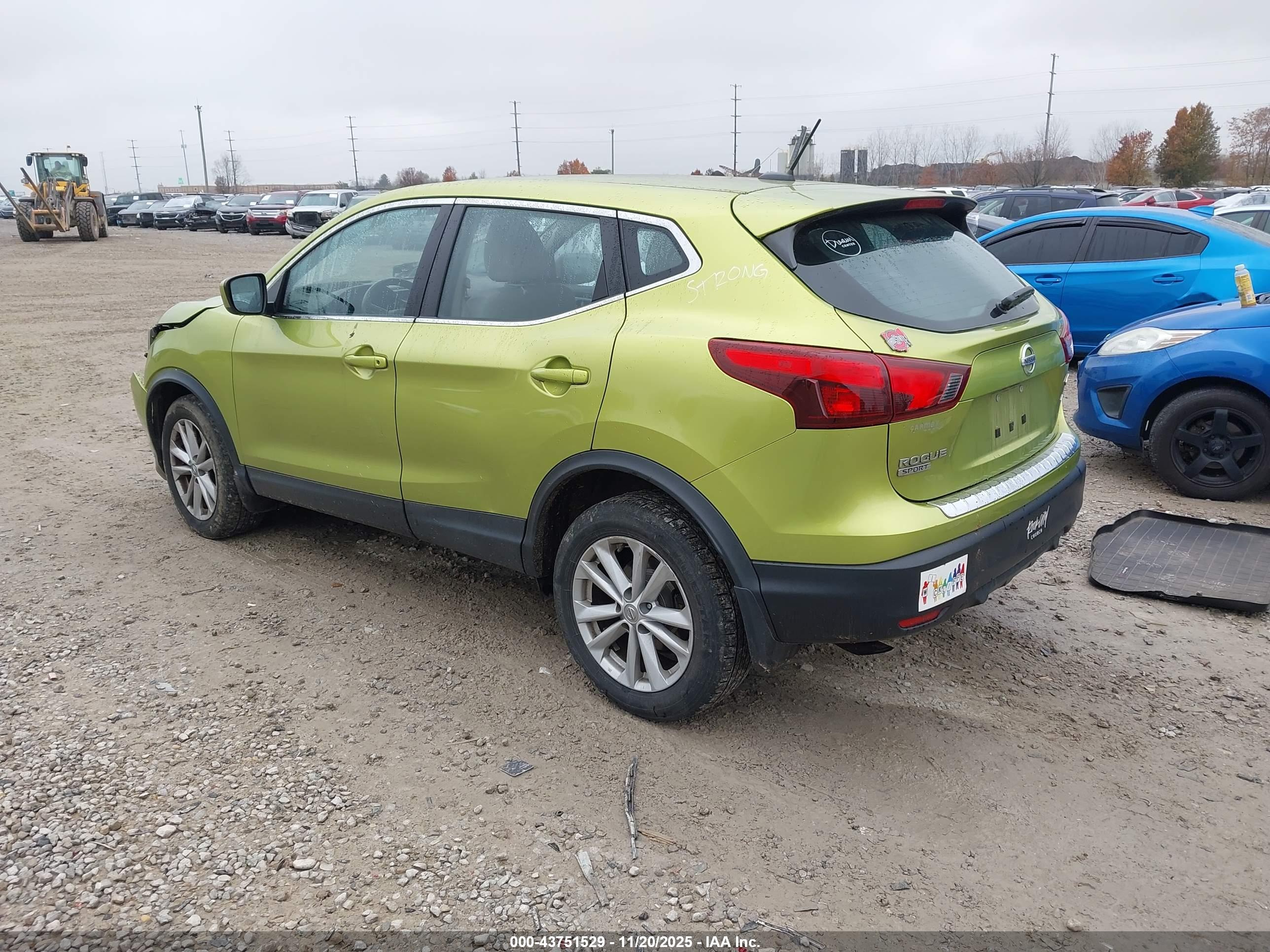 NISSAN ROGUE image 3