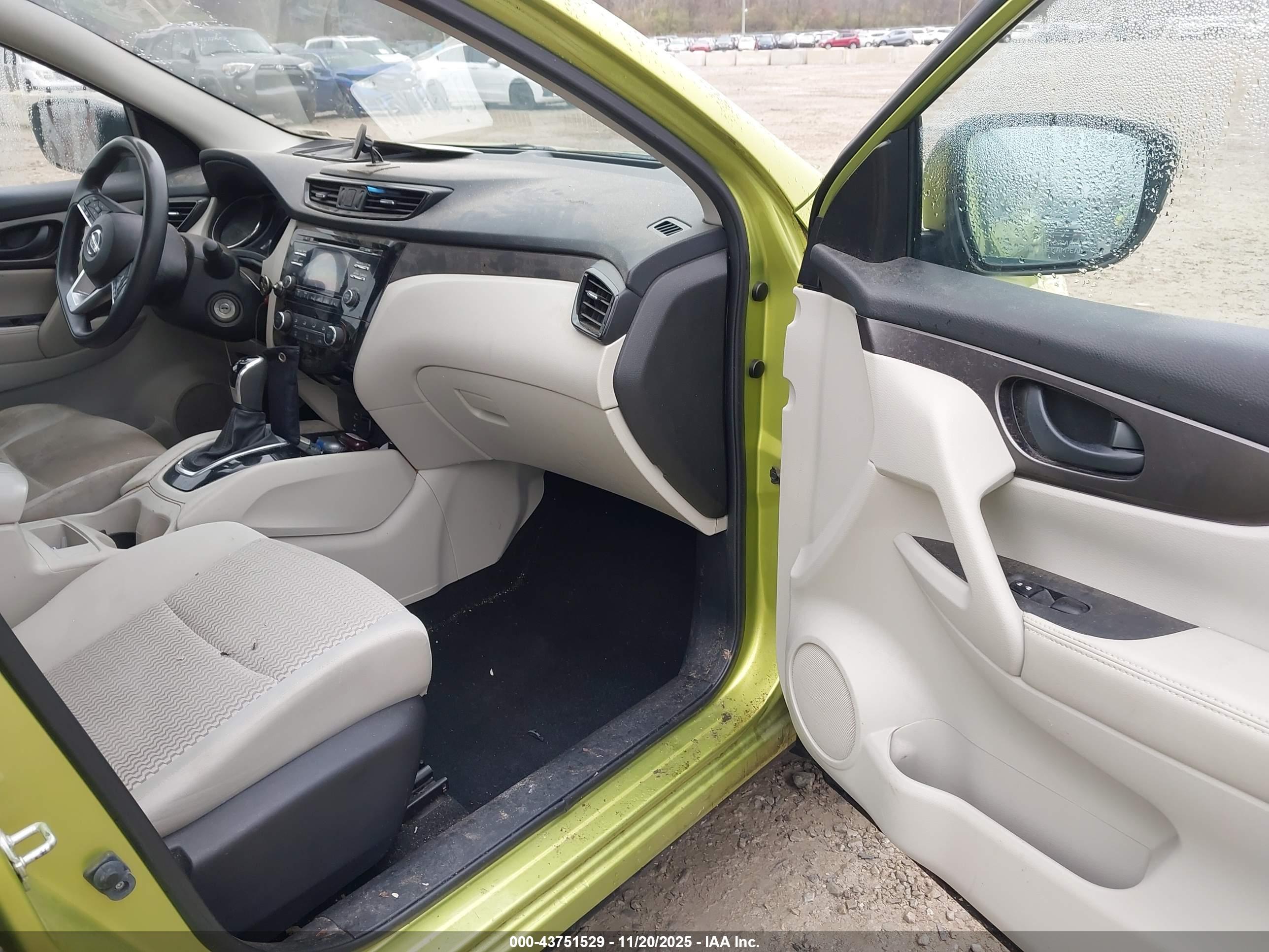 NISSAN ROGUE image 5