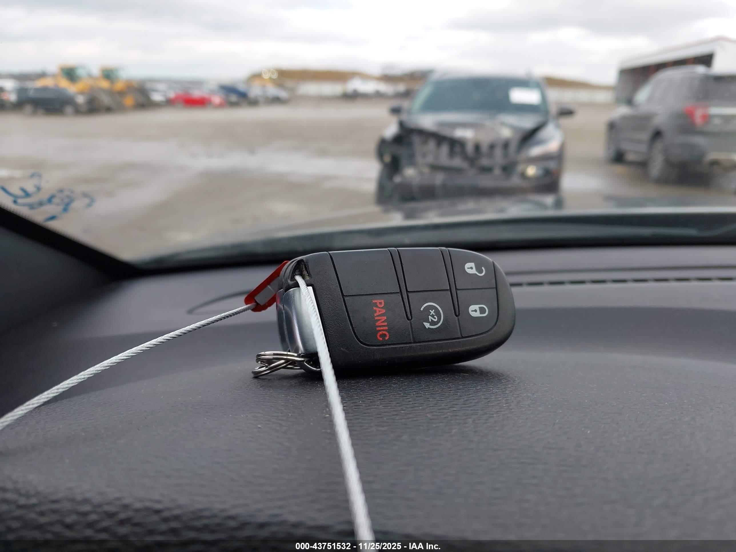 JEEP GRAND image 11