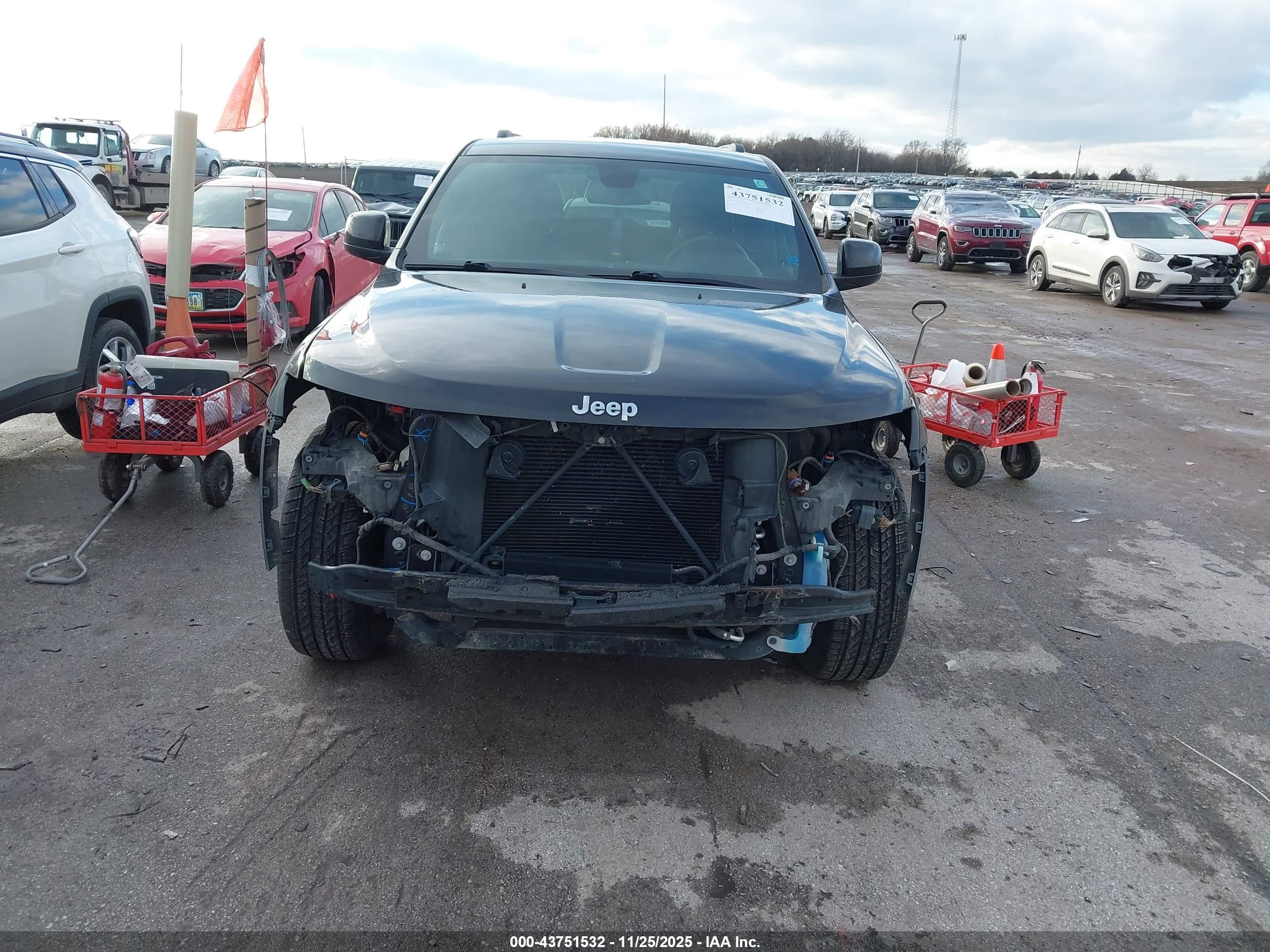JEEP GRAND image 6