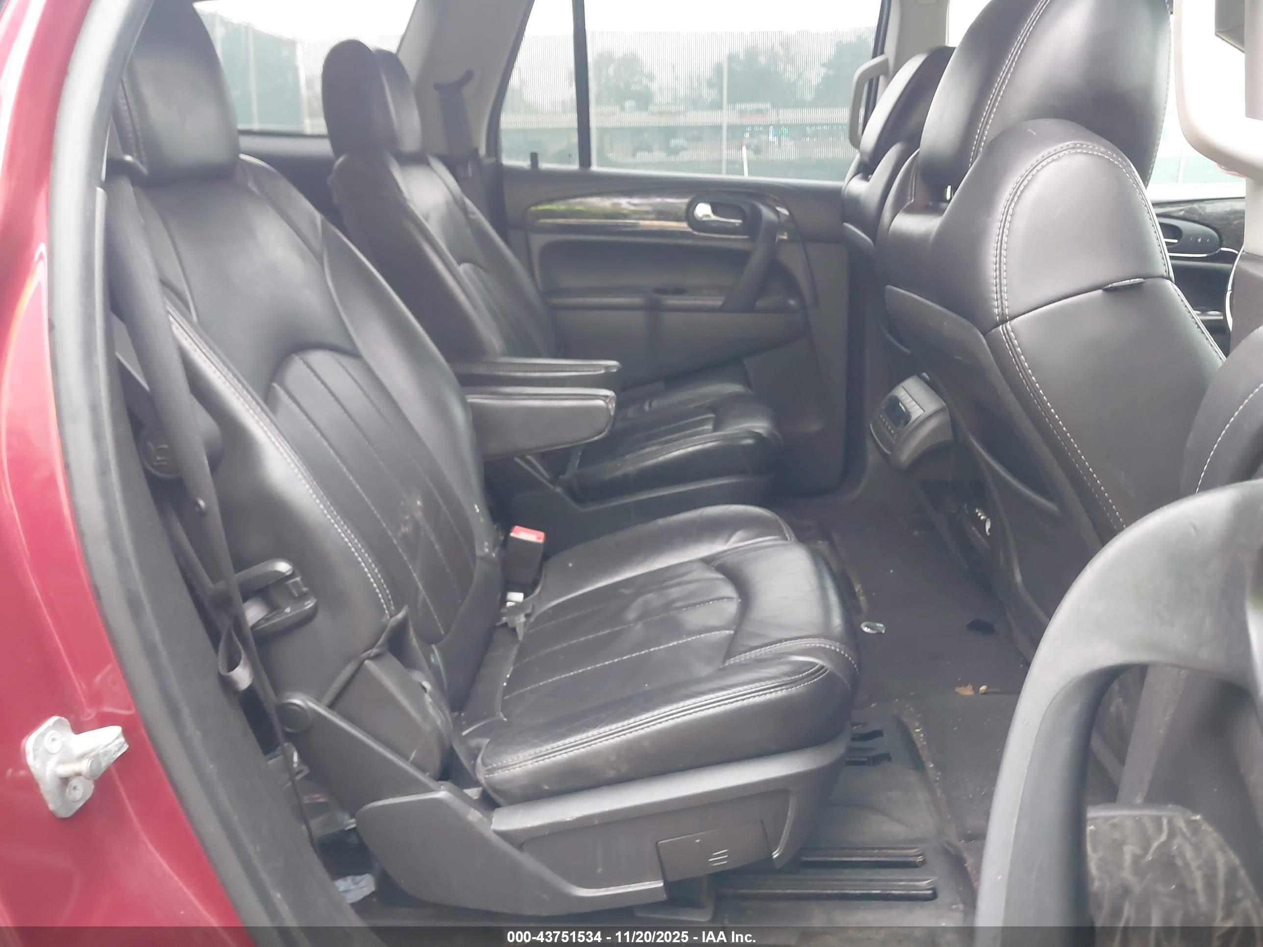 BUICK ENCLAVE image 8