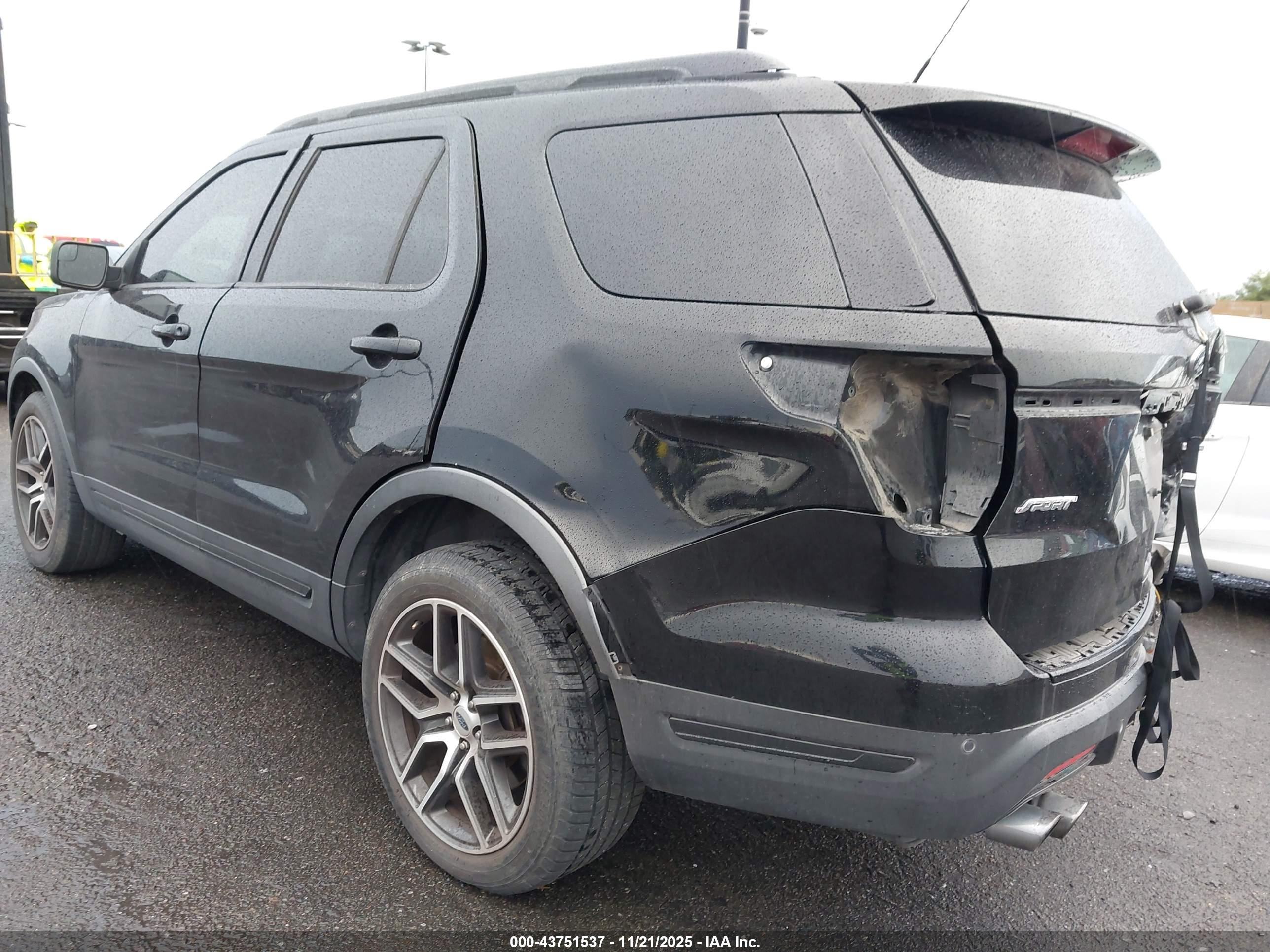 FORD EXPLORER image 3