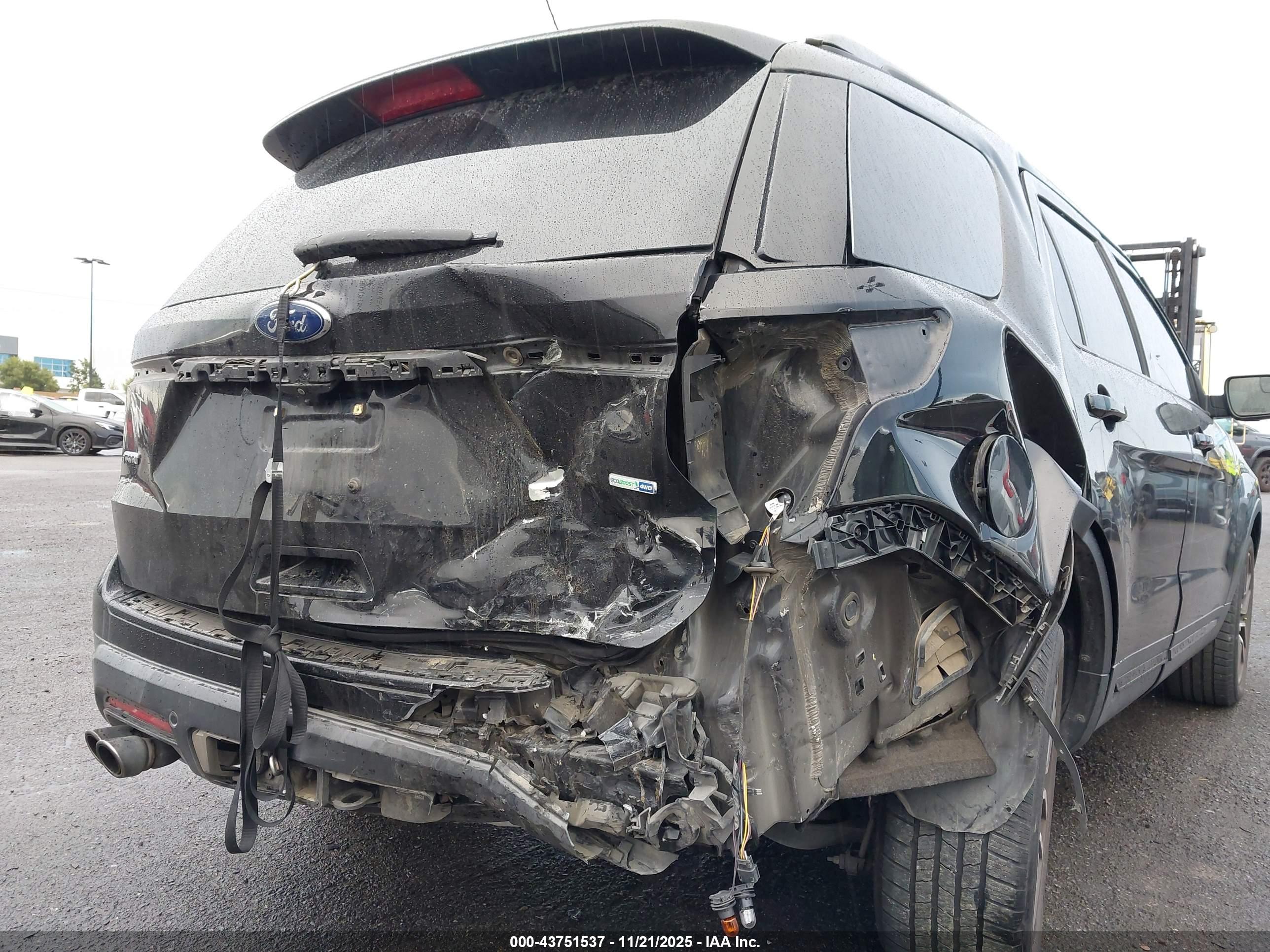 FORD EXPLORER image 6