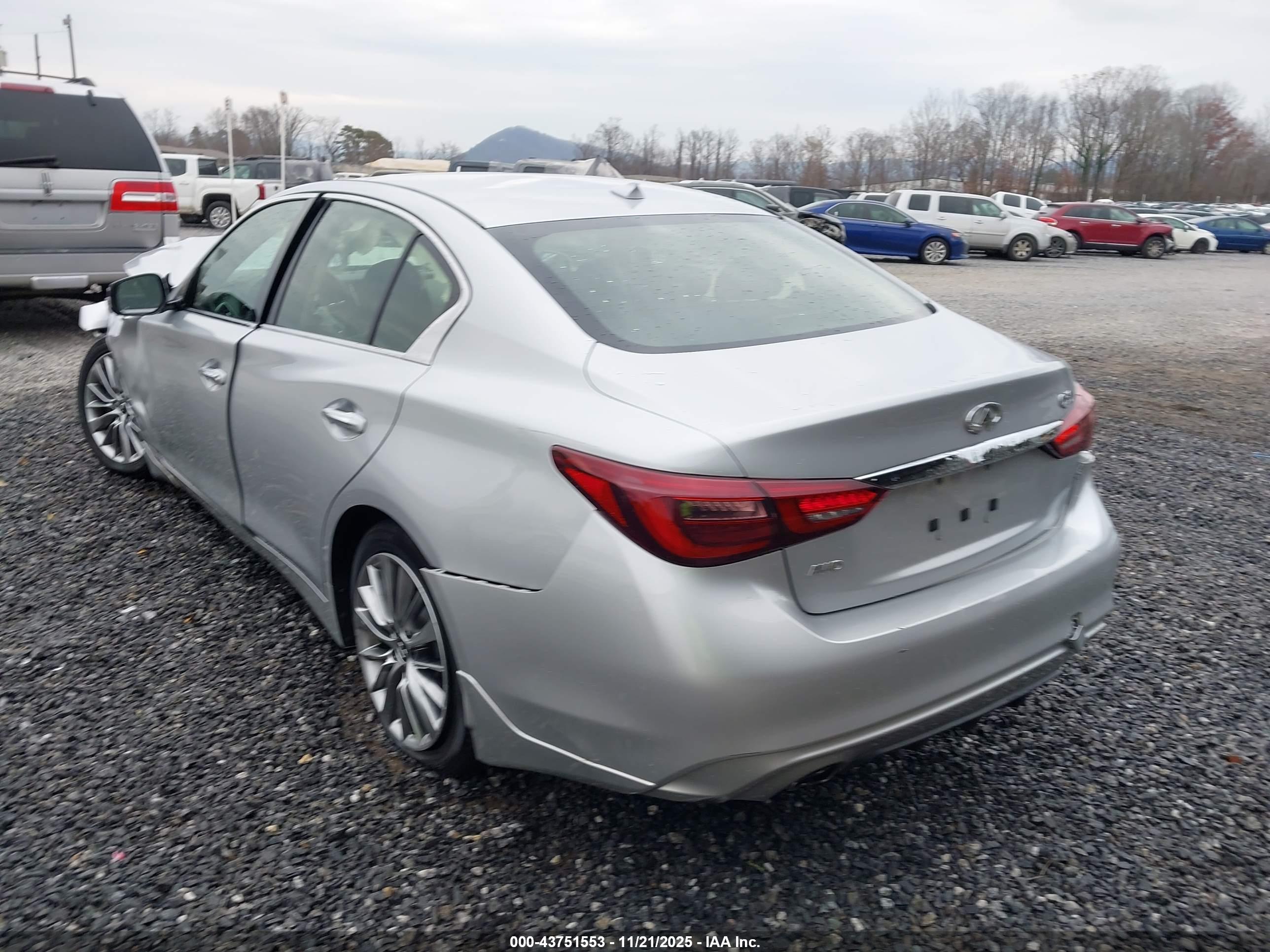 INFINITI Q50 image 3