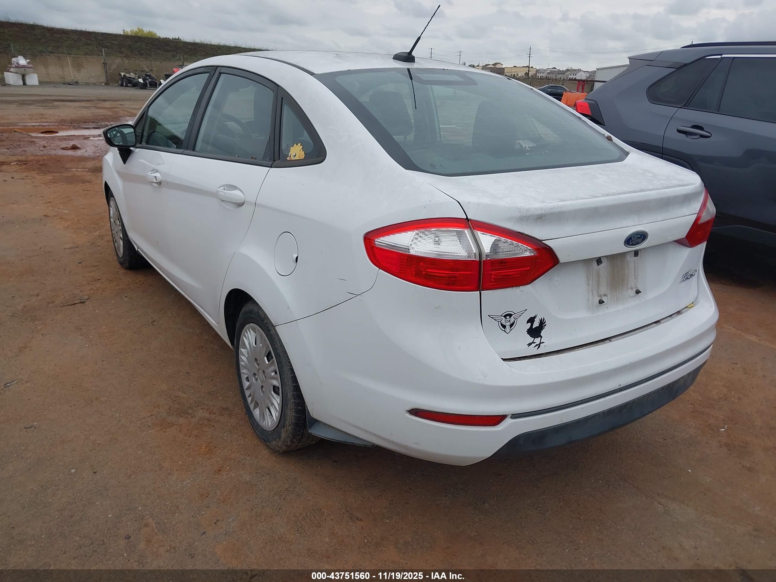 FORD FIESTA image 3