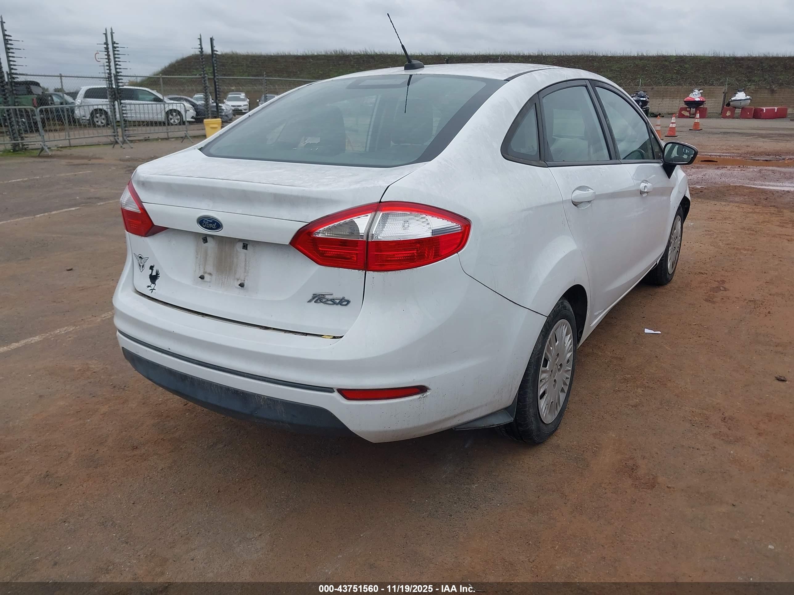 FORD FIESTA image 4