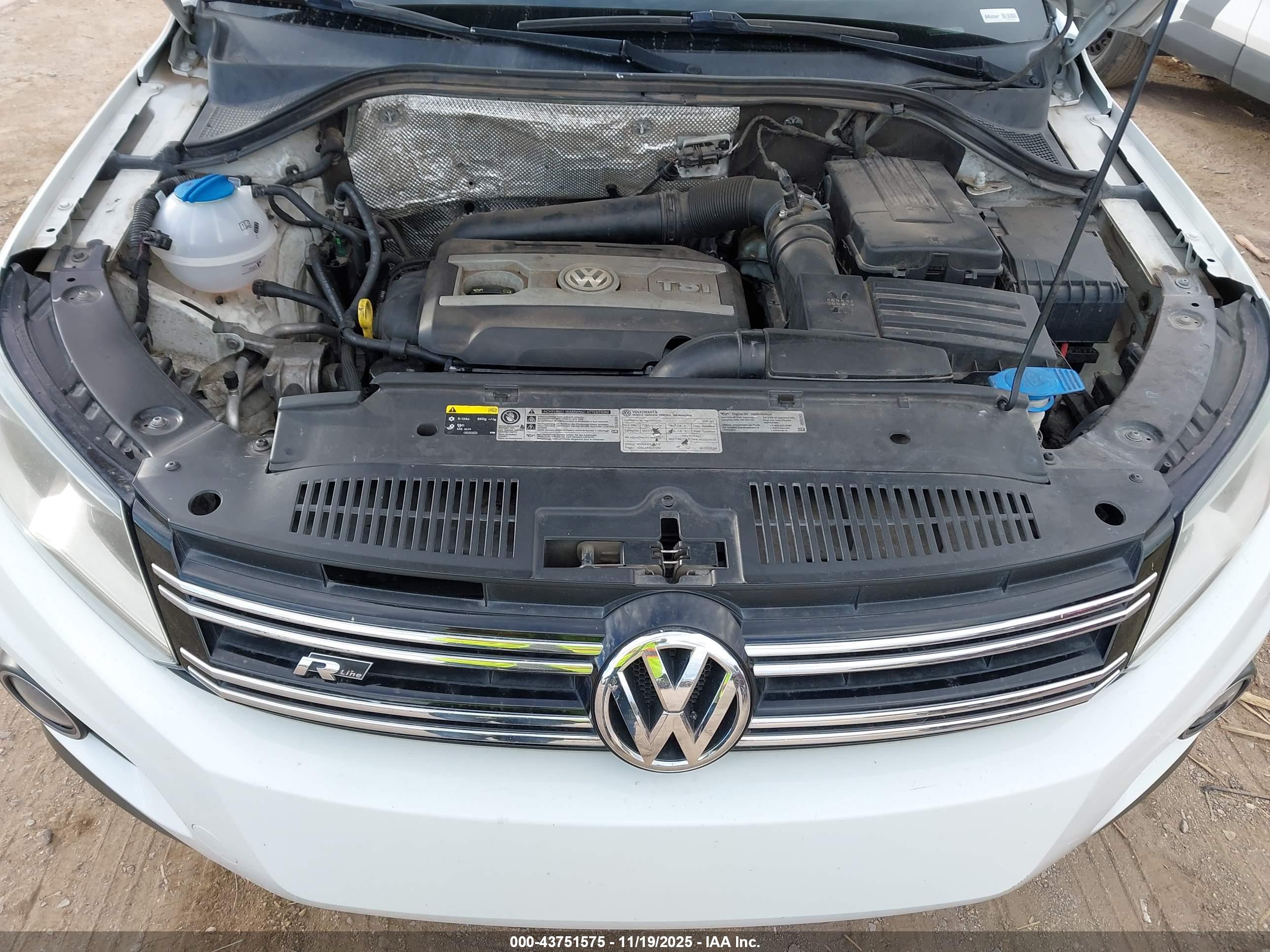 VOLKSWAGEN TIGUAN image 10