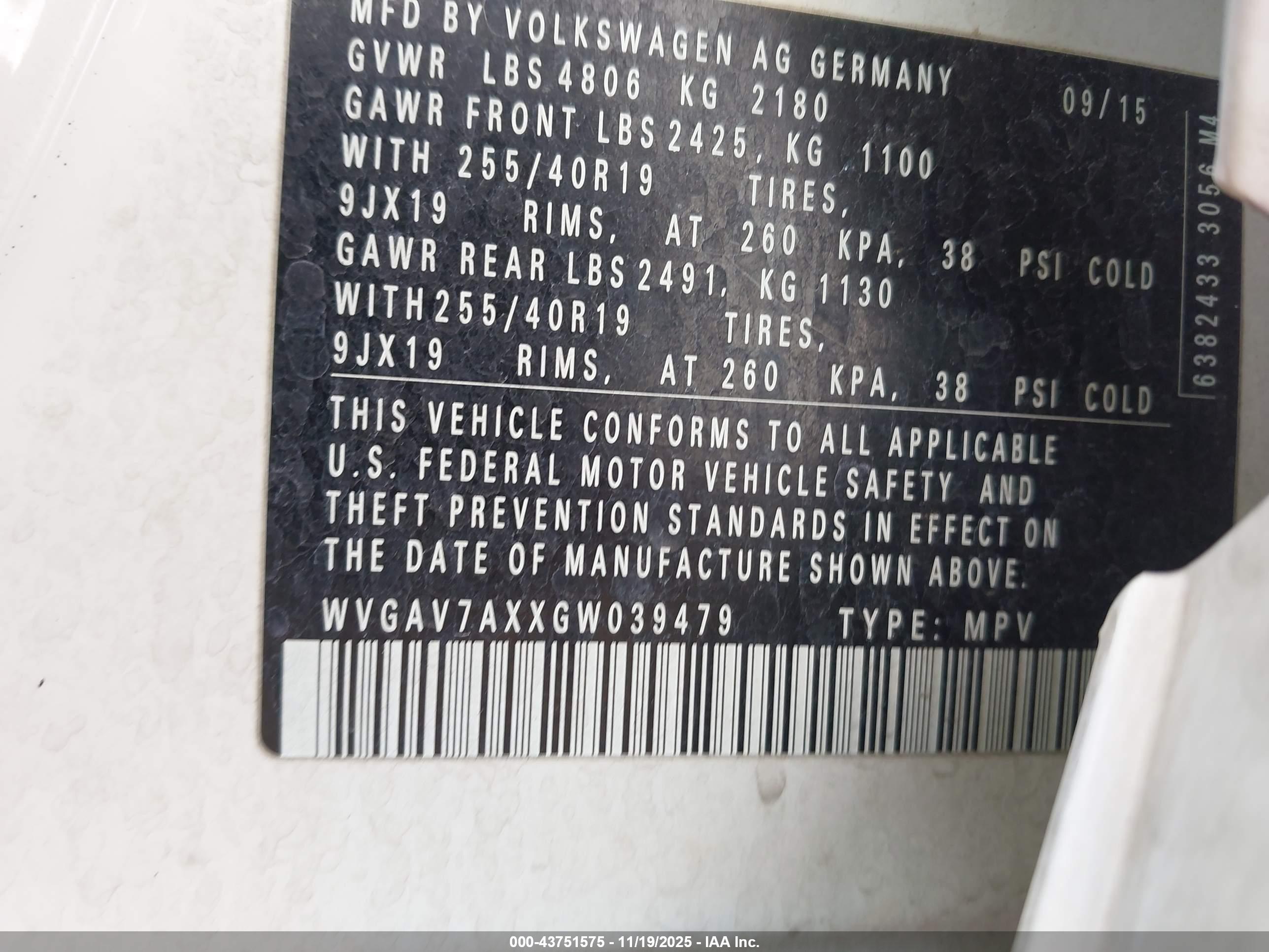 VOLKSWAGEN TIGUAN image 9