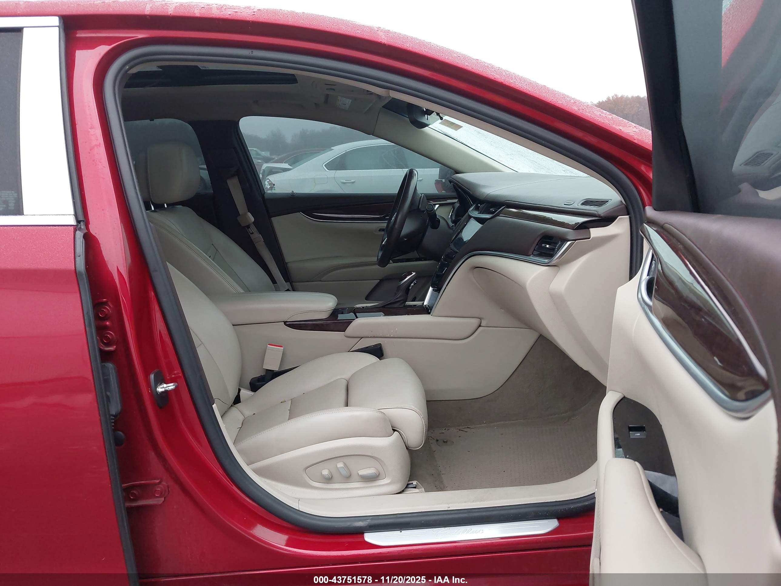CADILLAC XTS image 5