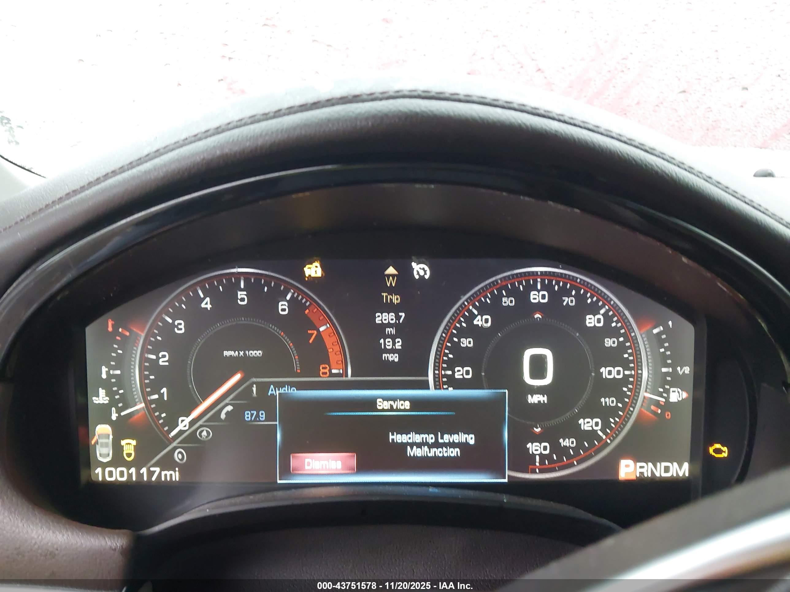 CADILLAC XTS image 7