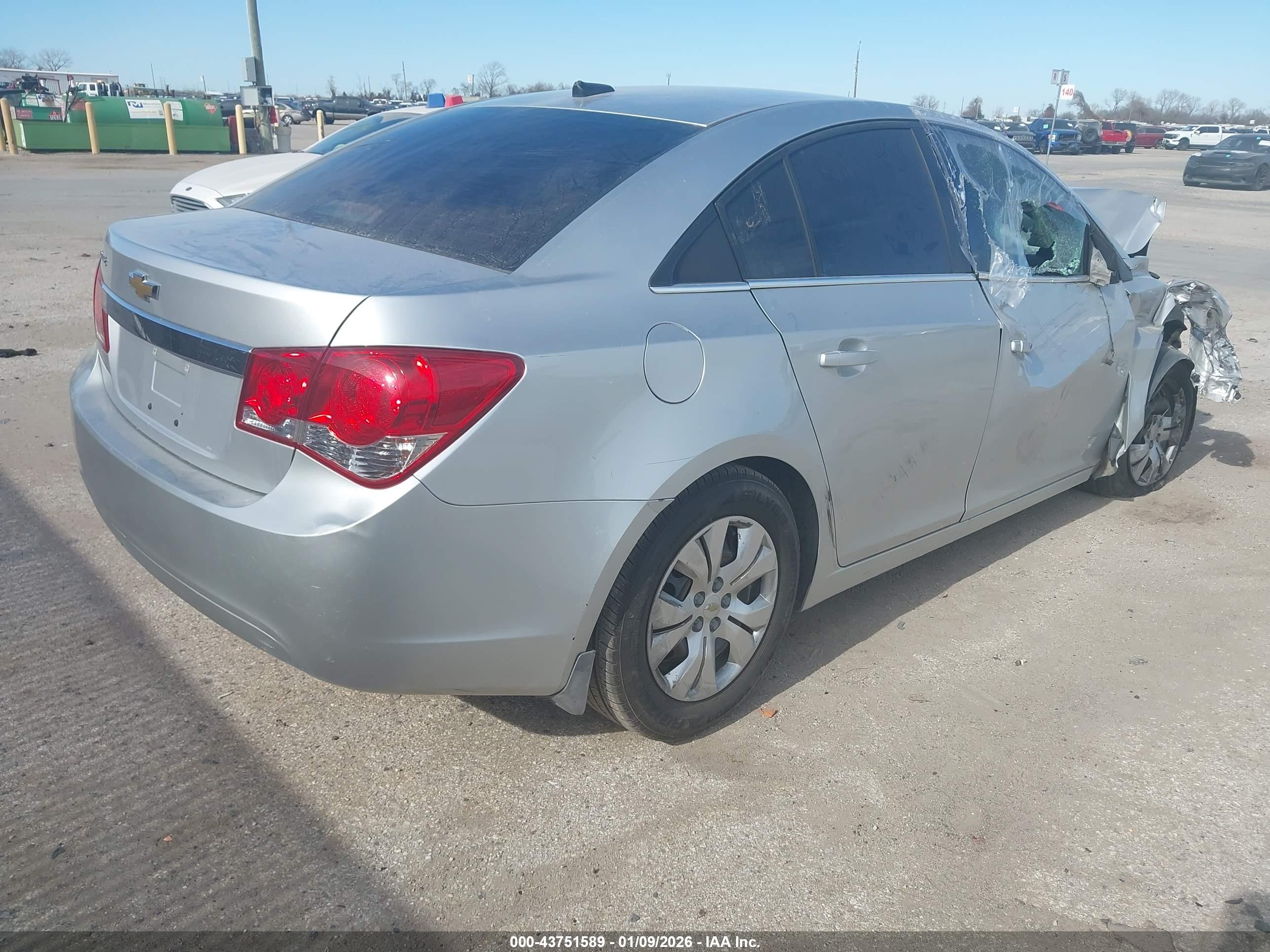 CHEVROLET CRUZE image 4
