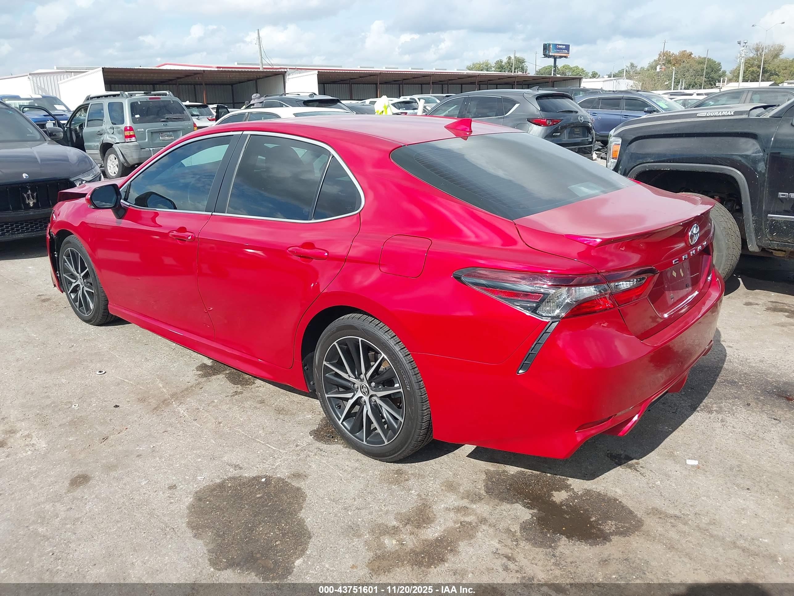 TOYOTA CAMRY image 3